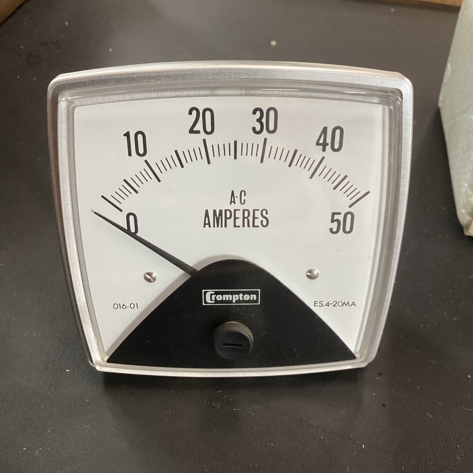 Crompton Analog Panel Meter Model 016-01RA-HGXX 0-50A New