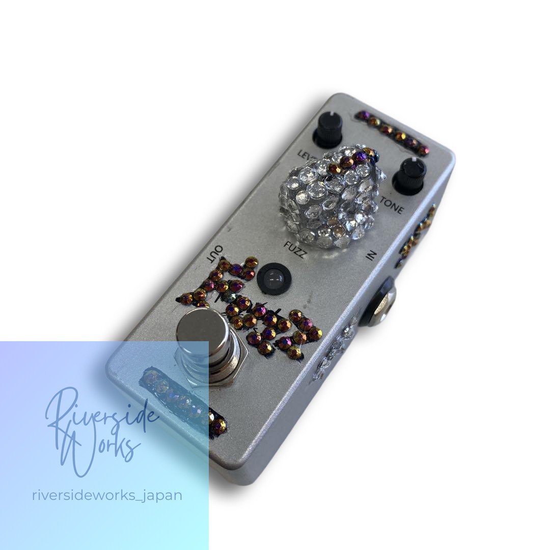 Unique Deco Fuzz Compact Effects Pedal Silver