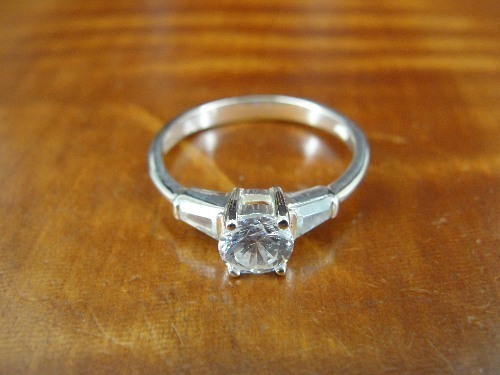Cubic Zirconia with side stones Sterling Silver 925 Ring Size 6
