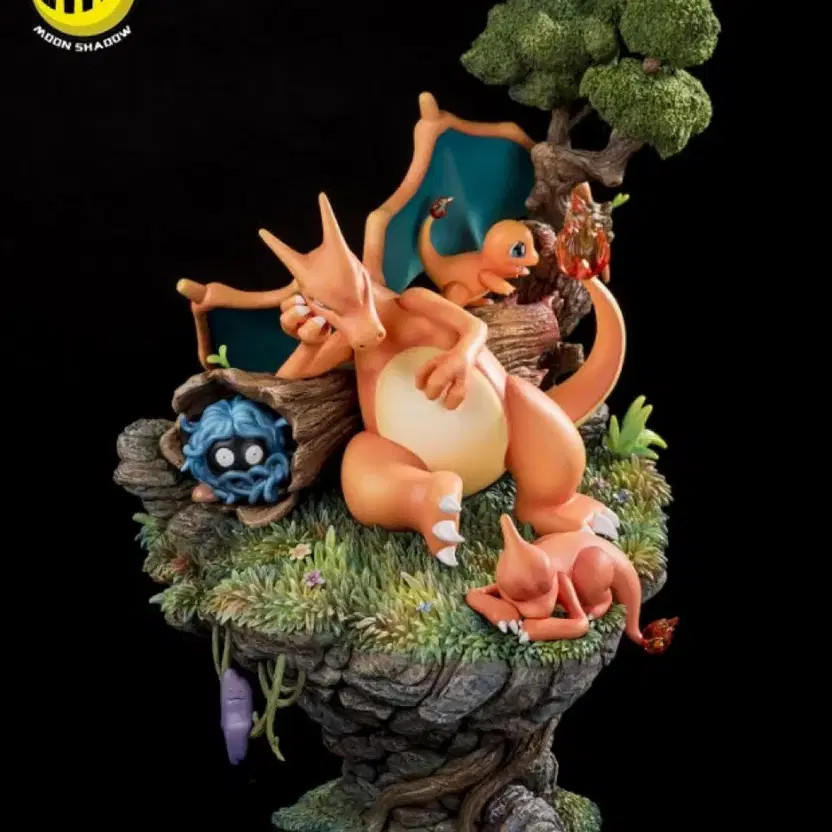 Moon Shadow M&S Resin Pokémon Figure Charizard Official