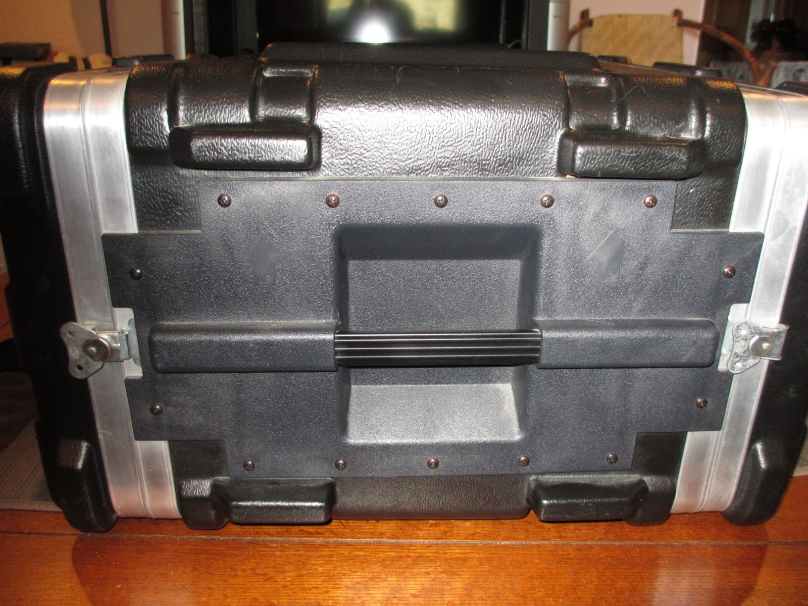 SKB Molded 6 Space 19" Audio Rack Case in Excellent Condition Price Reduced