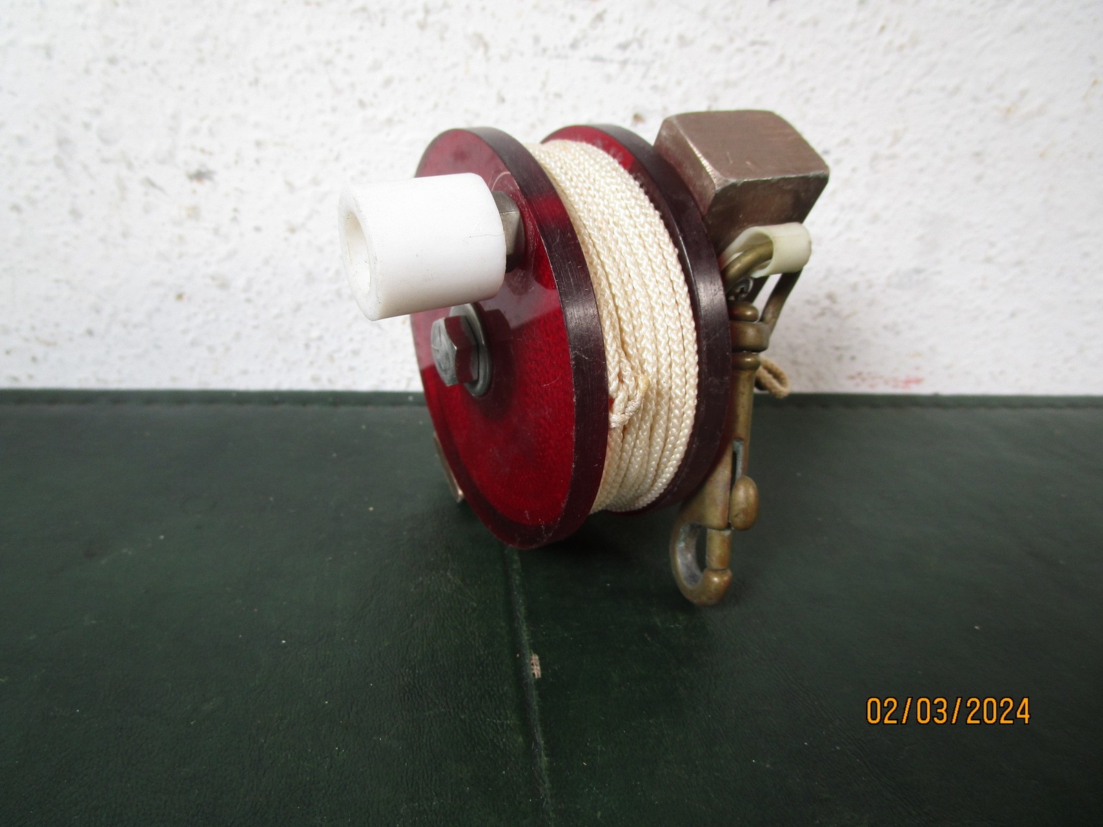 Scuba Diving 3" Safety Reel Red