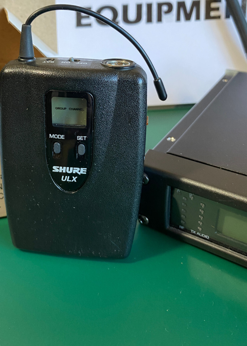 SHURE ULXP4 830-865-MHz- Pro Wireless Kit with SLX Bodypack