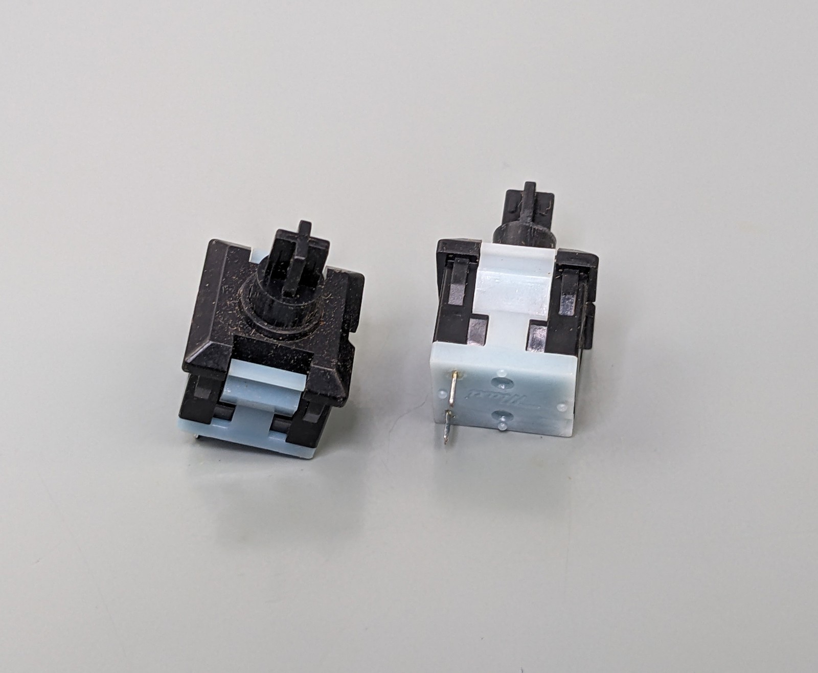 (2) Maxi Switch Vintage Linear Key Switches ~ SOLDER PULLS