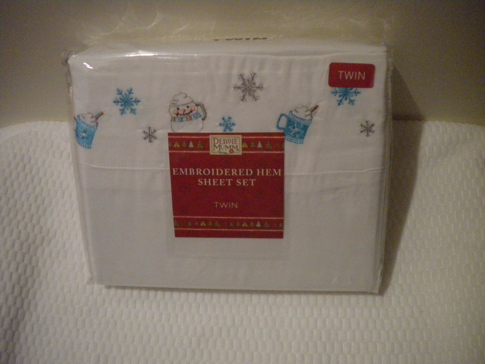 New DEBBIE MUMM TWIN Embroidered Hem Sheet Set Hot Cocoa & Snowflakes