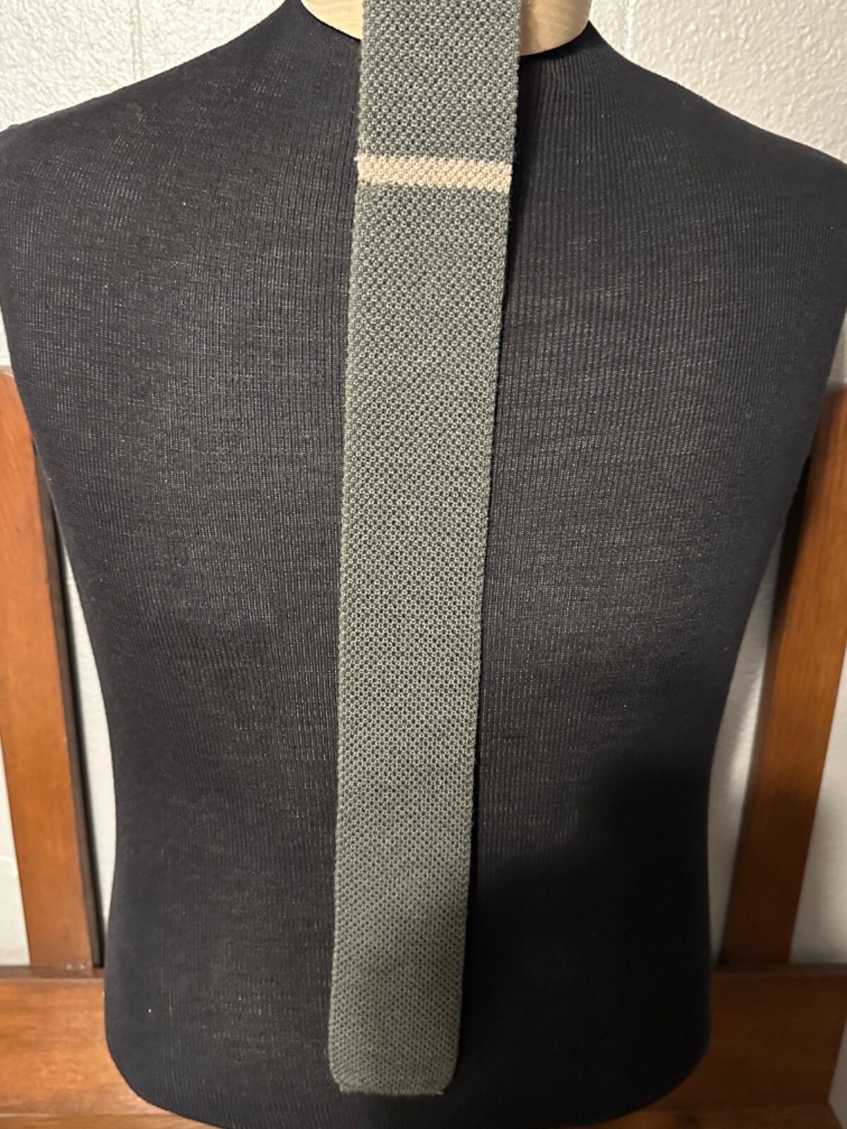AUTHENTIC ELEVENTY PLATINUM 100% WOOL SQUARE NECKTIE TIE USA SHIPPER