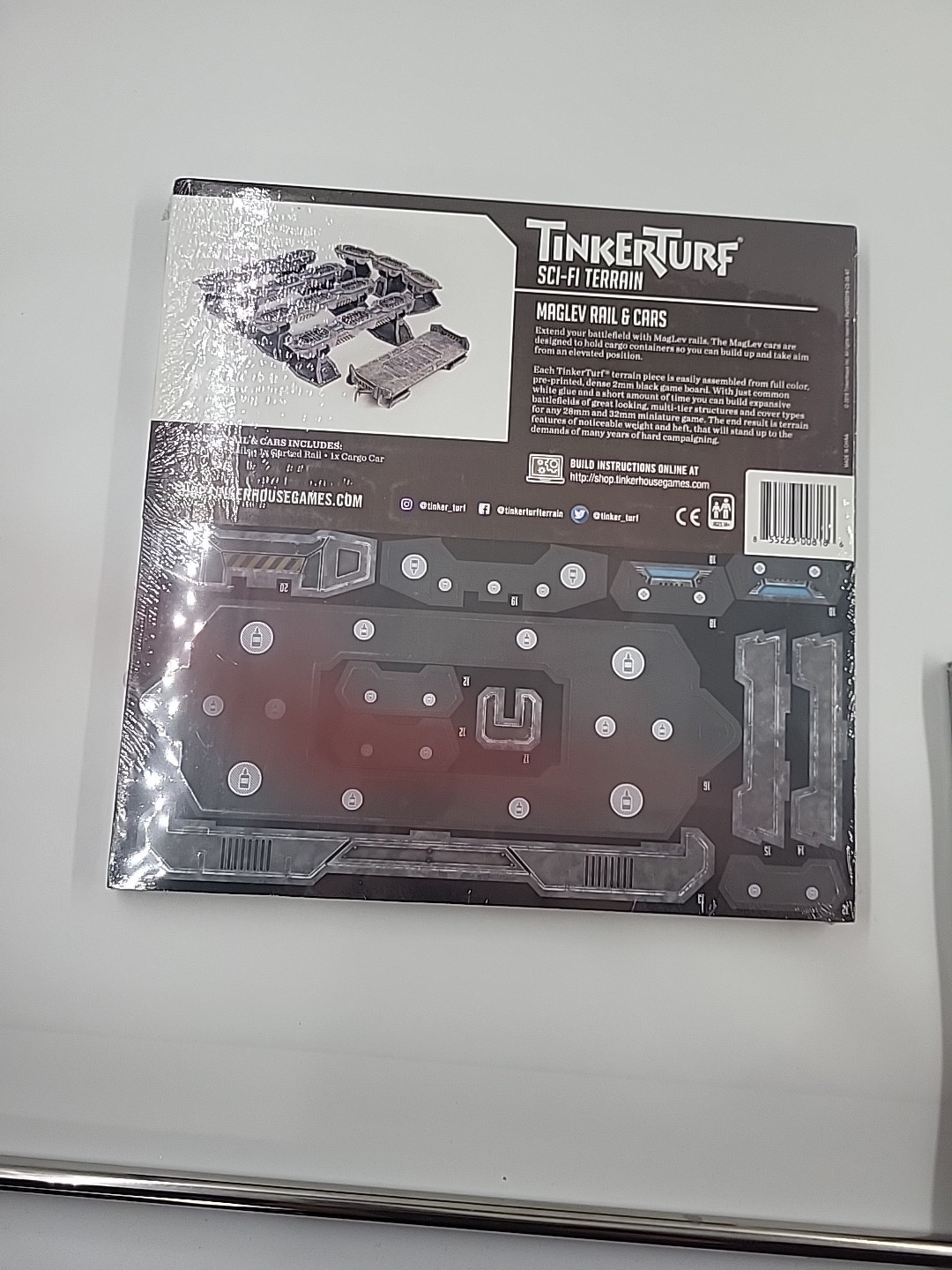 TinkerTurf 00821 Maglev Rail & Cars Neutral Theme Sci-Fi Terrain Still SEALED