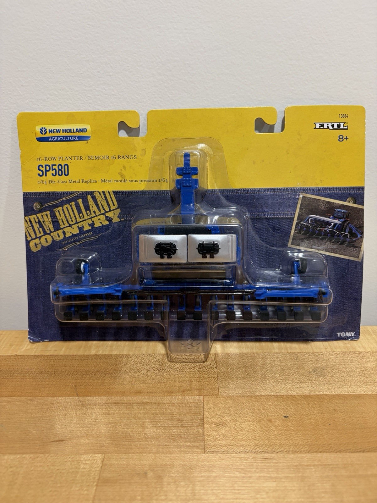 1/64 New Holland SP580 16 Row Corn Planter 13884