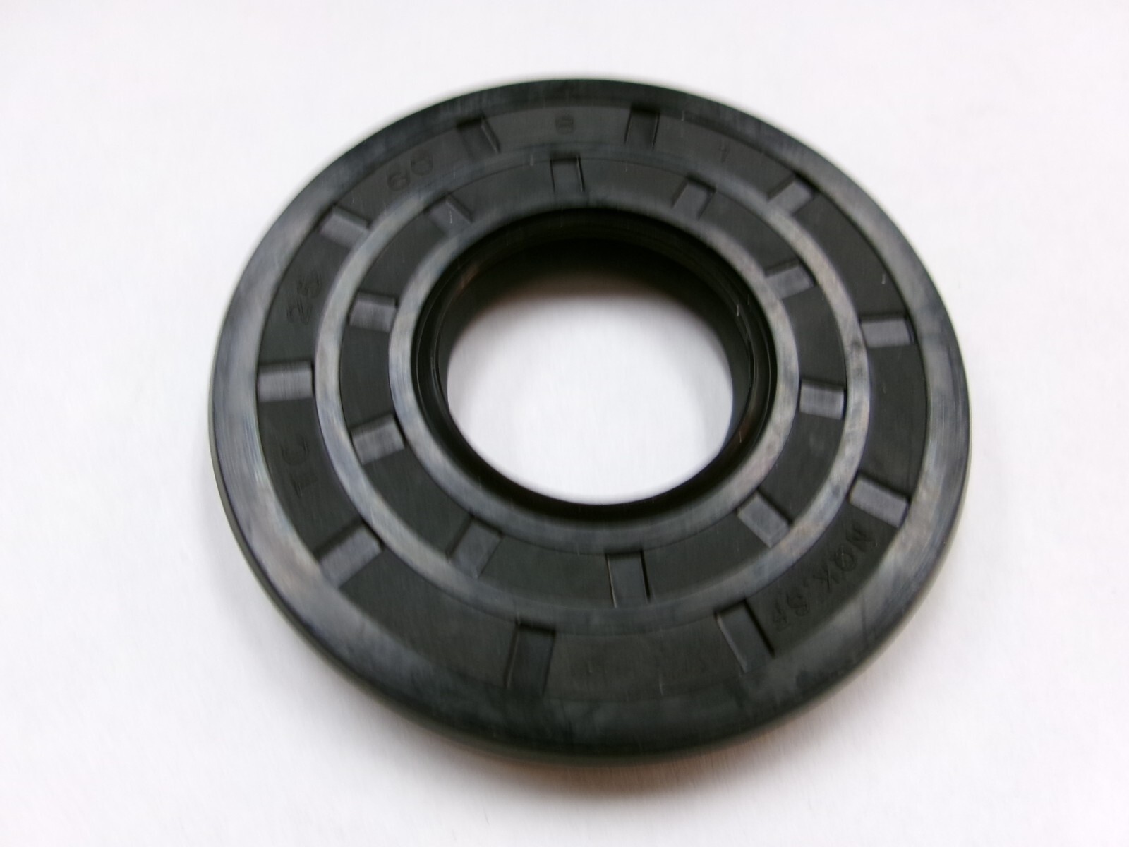 NEW TC 25X60X8 DOUBLE LIPS METRIC OIL / DUST SEAL 25mm X 60mm X 8mm