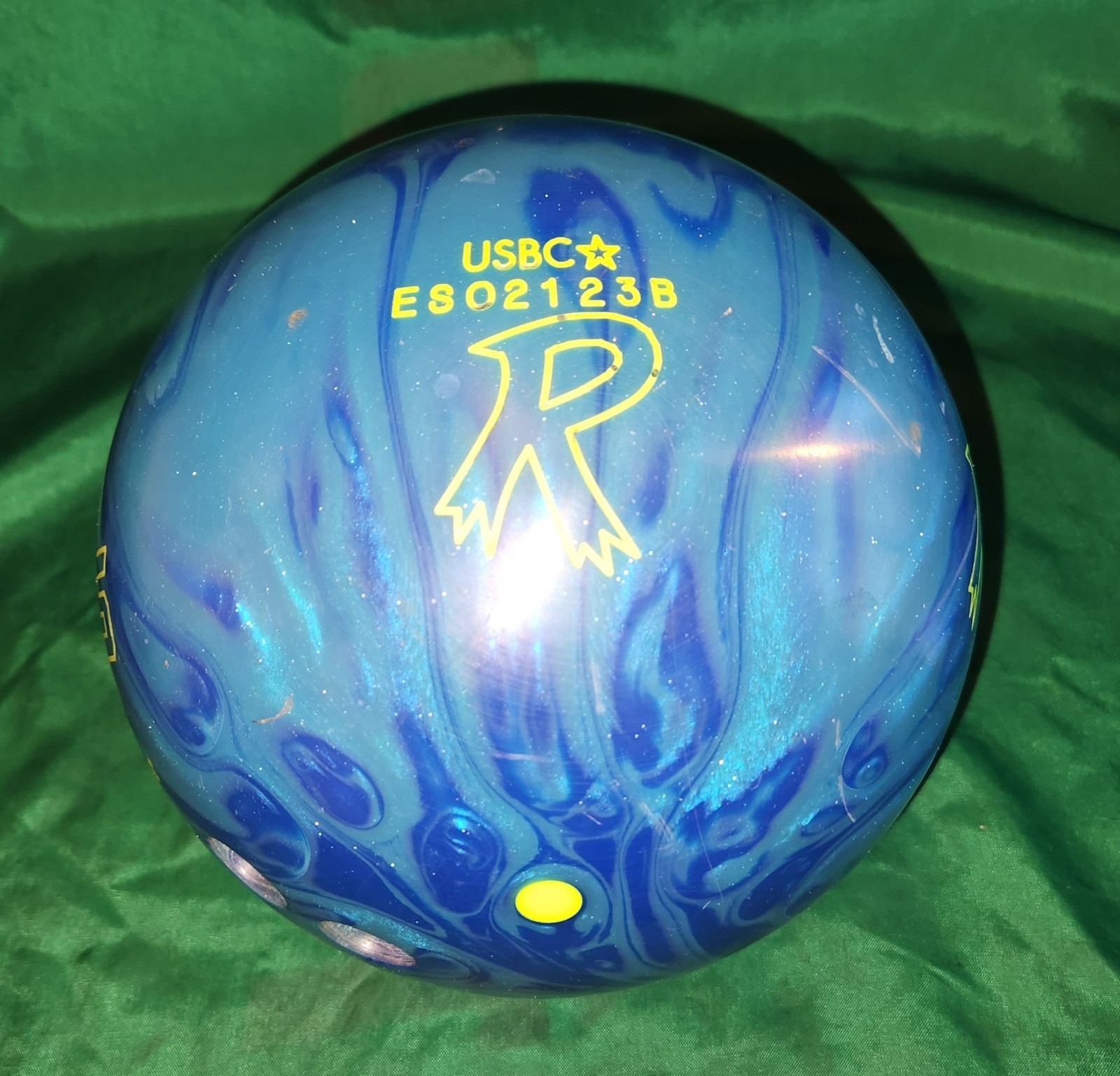 Radical Mass Bias Bowling Ball 15 lbs Preowned Span 4 3/4 Inches
