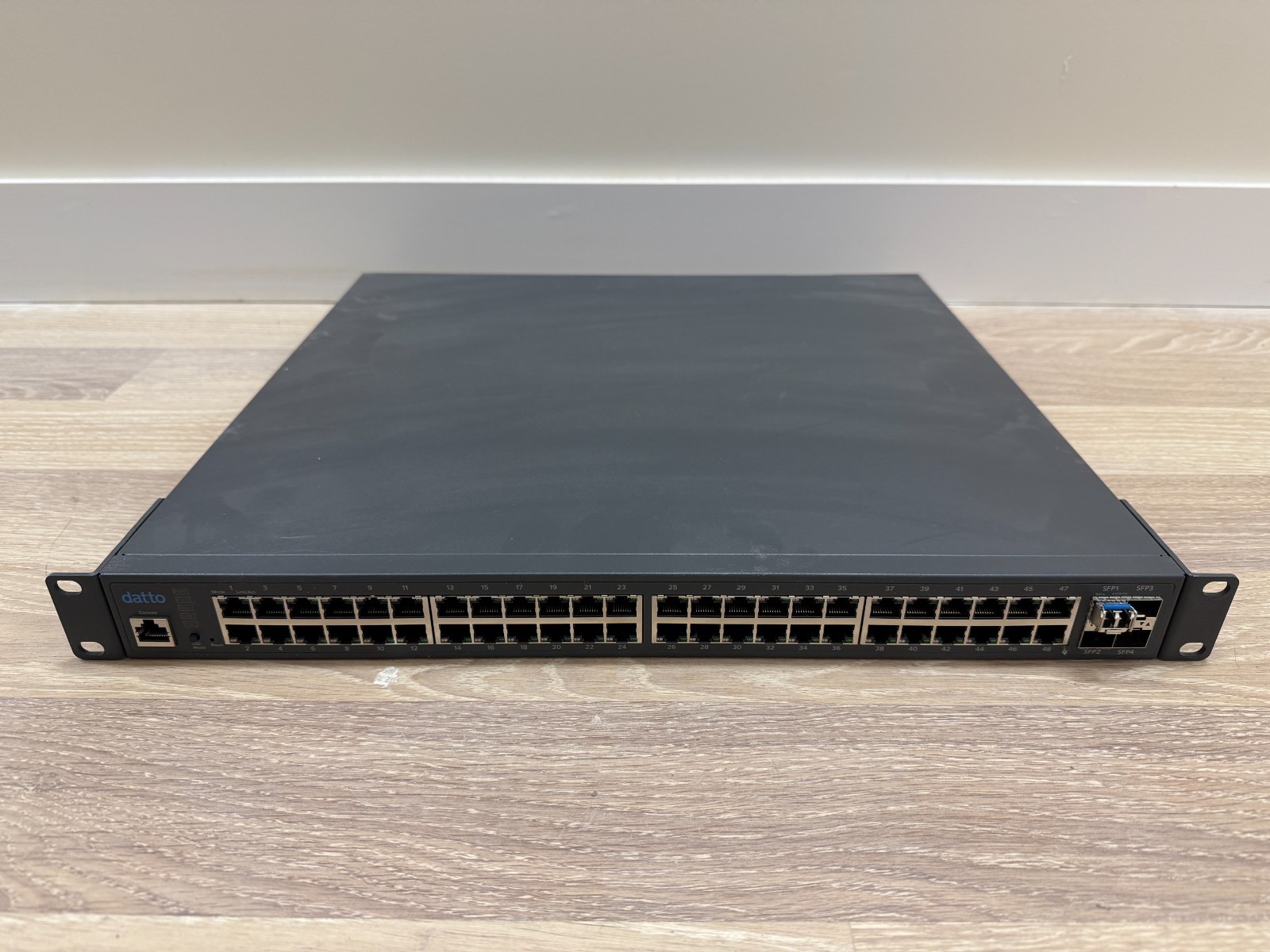 Datto E48-48 Port Cloud Managed Gigabit PoE L2 Switch with 4 dual speed SFP