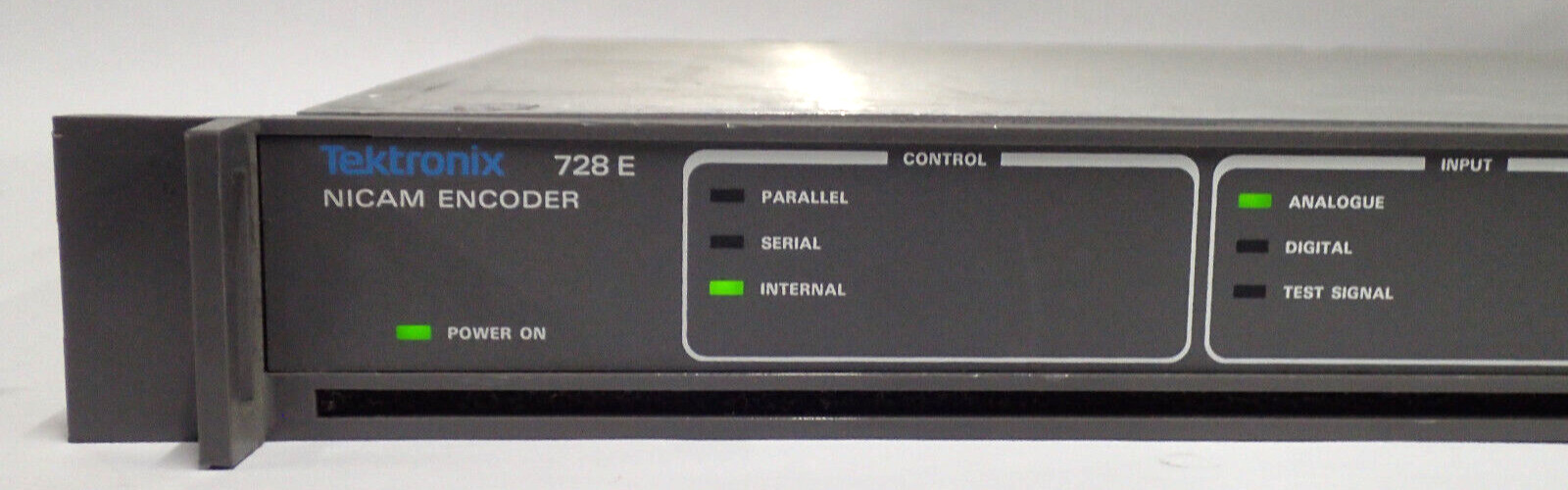 TEKTRONIX 728E NICAM ENCODER POWER UP PASSES SELF TEST! SUPER CLEAN INSIDE