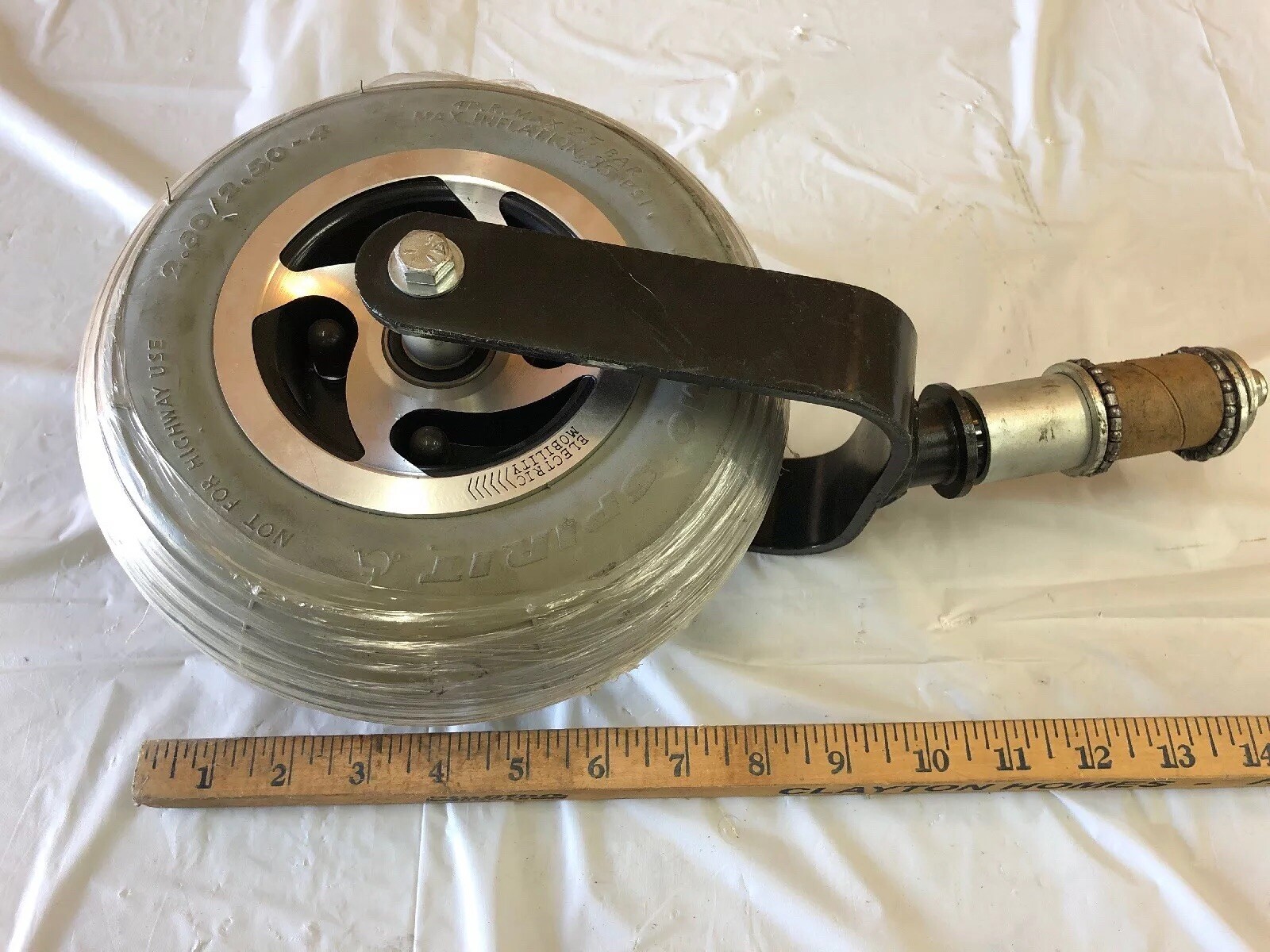Rascal 600 Front Wheel Axle Asembly