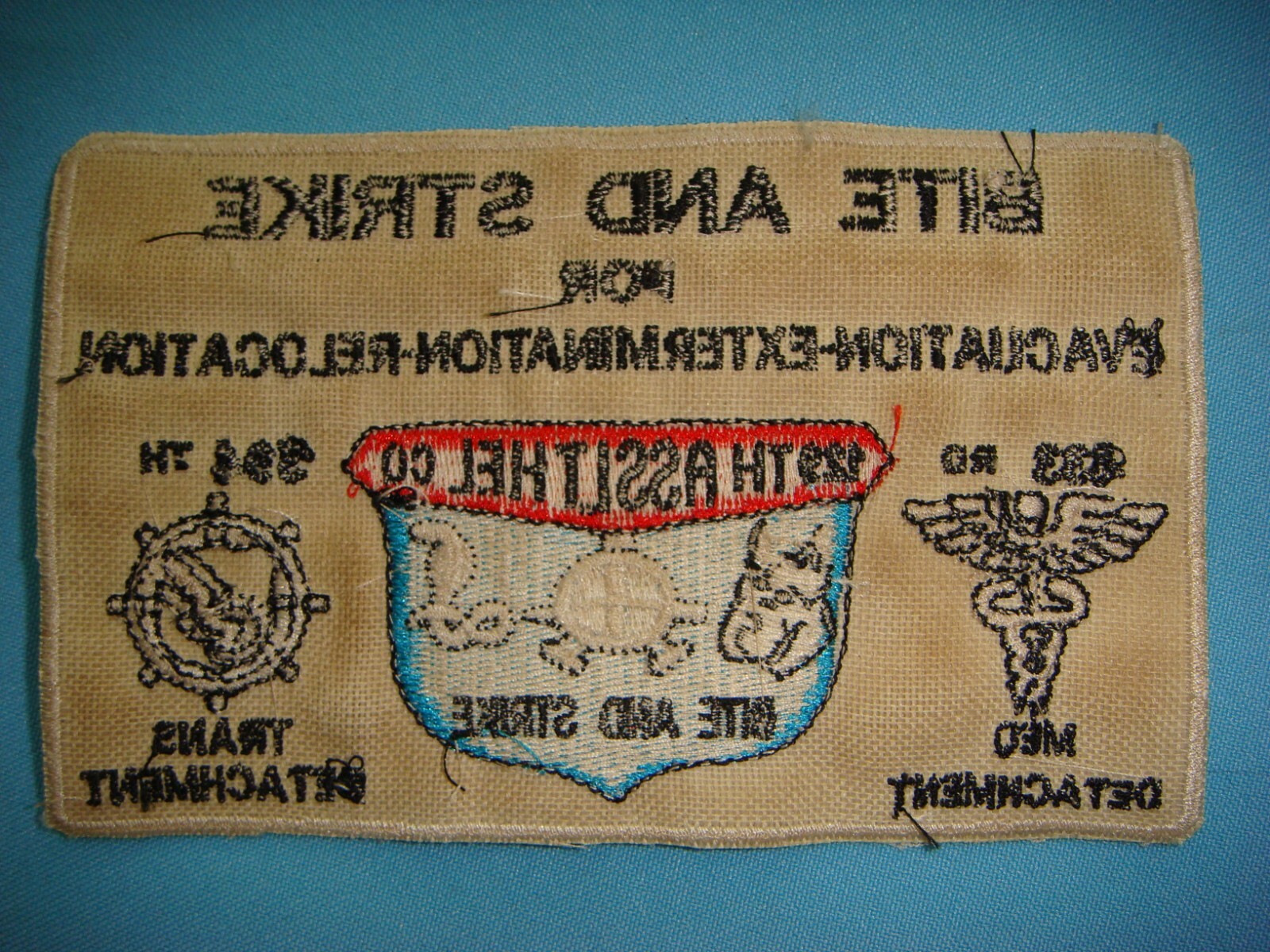 VIETNAM WAR PATCH, US 129th AHC BITE & STRIKE FOR EVAC-EXTERMINATION-RELOCATION