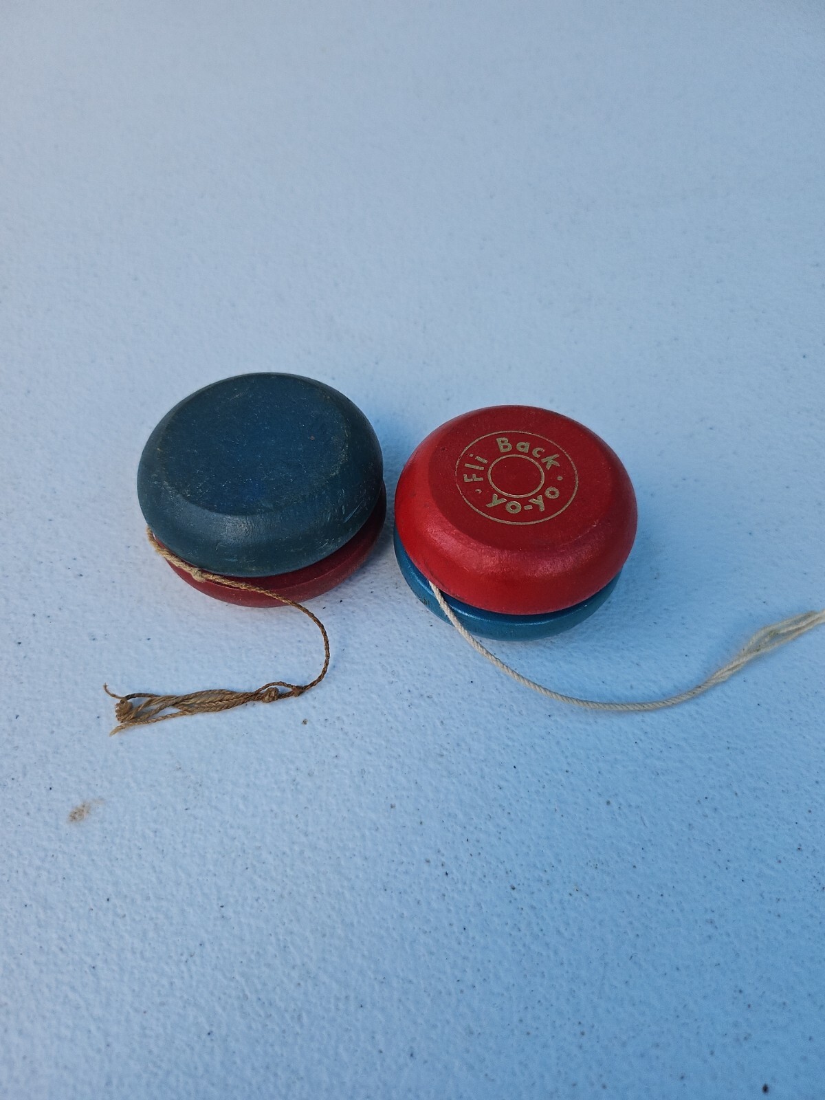 Lot Of 2 Vintage Very Old Fli Back Yoyo Wooden Wood  Red and Blue (#187)