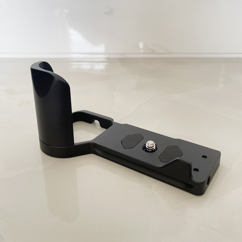 Camera L Bracket Hand Grip Holder Quick Release Plate for Sony ZV-E10 ZVE10