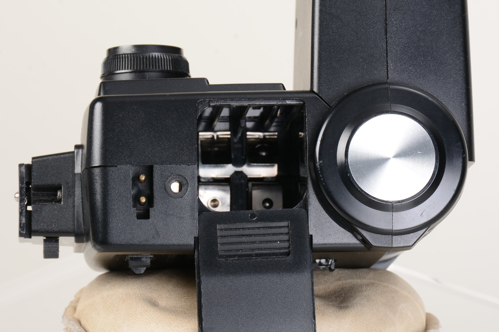Vivitar 283 Flash w/ PC Sync Cable and SC-1 Sensor cable. Tested good 893