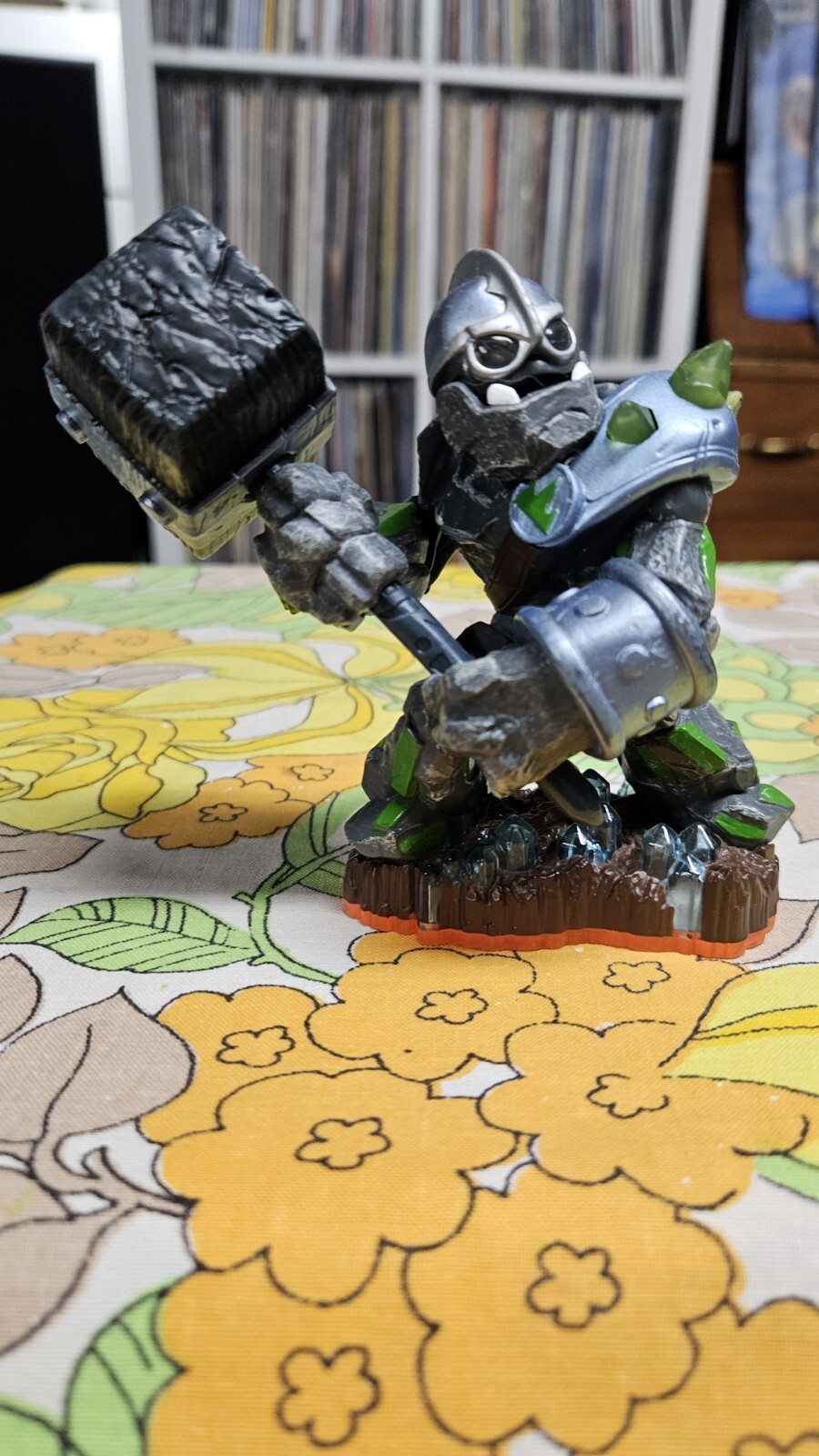 Skylanders Giants Crusher - orange base