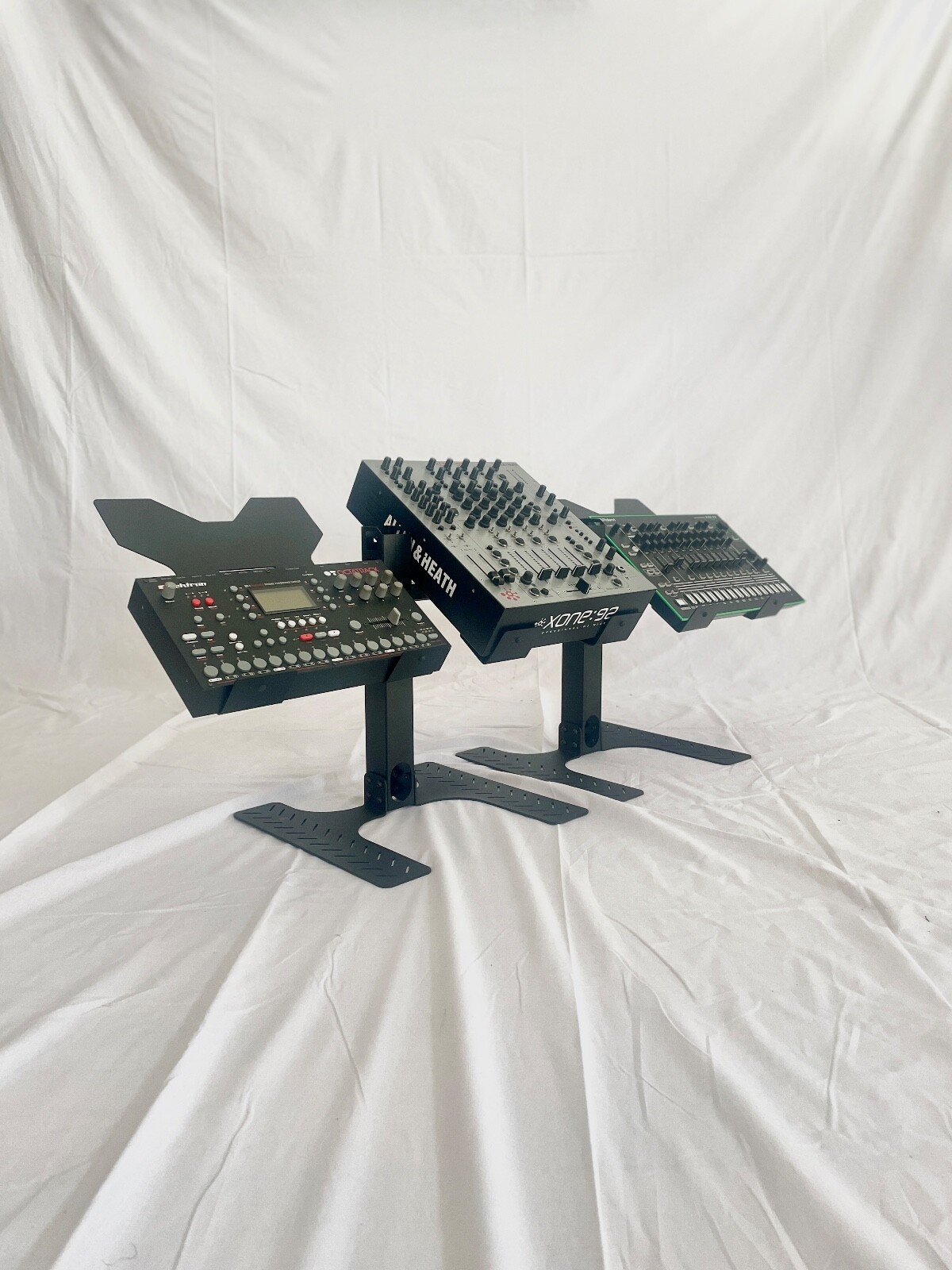 All-in-one Desktop DJ Workstation