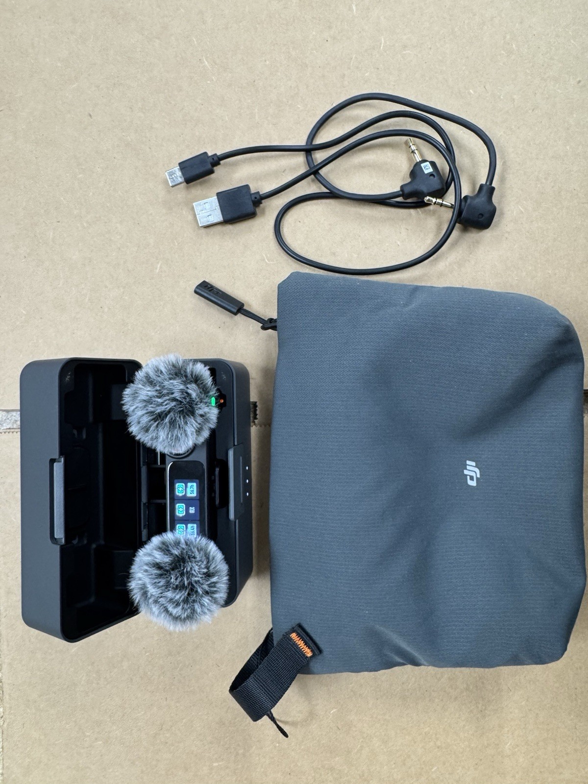 DJI - Mic 3 DJI Mic 3 Receiver DJI Mic3 Transmitter Charging Case ACTUAL PICS
