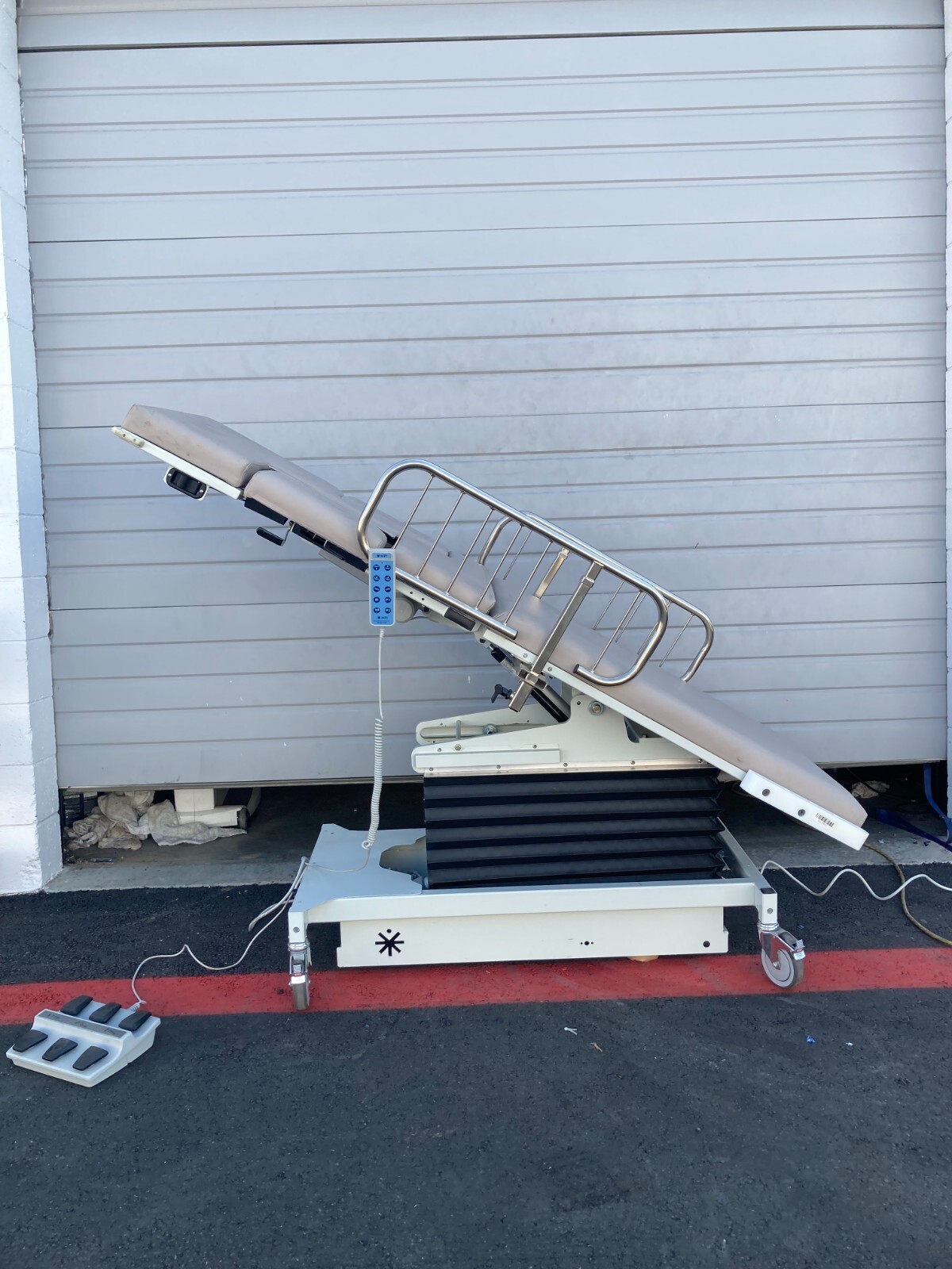 MPI Echo Table| New Upholstery | Aimcardio.com