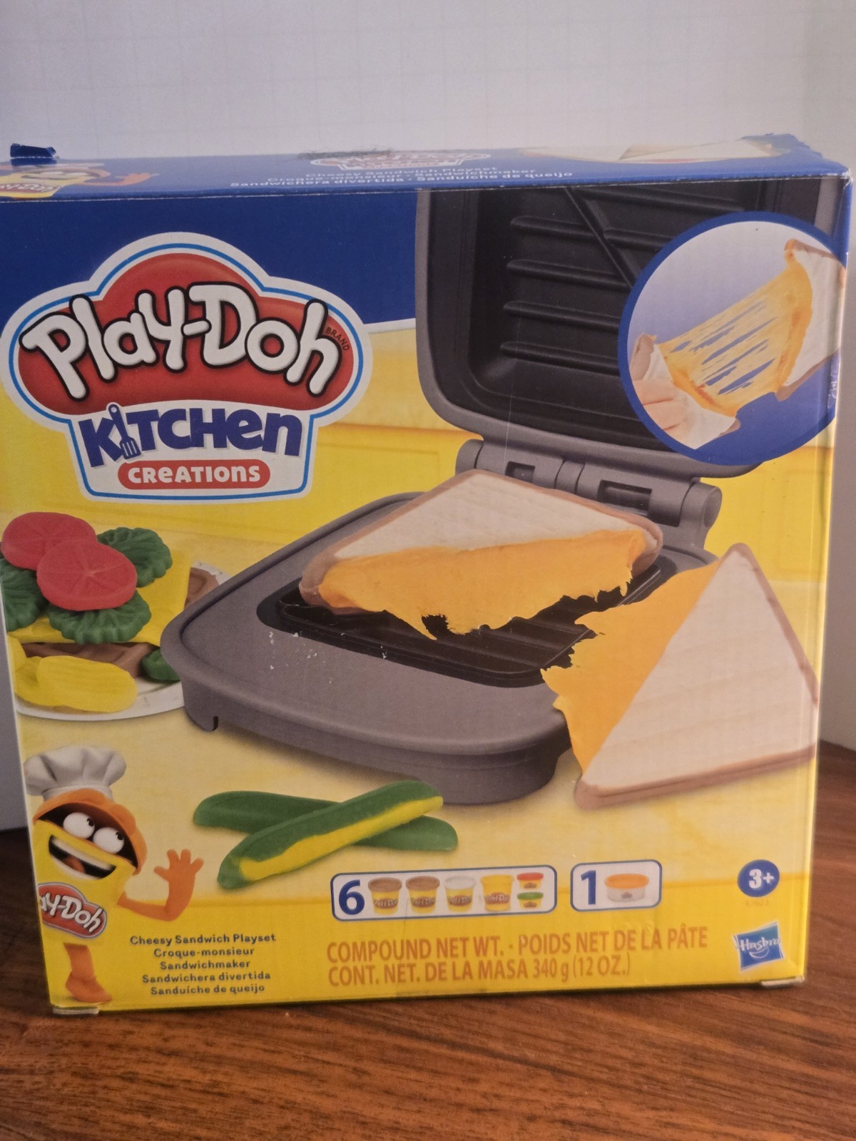 Cheesy Sandwich PlaySet Kitchen Creations by Play-Doh Sandwich maker