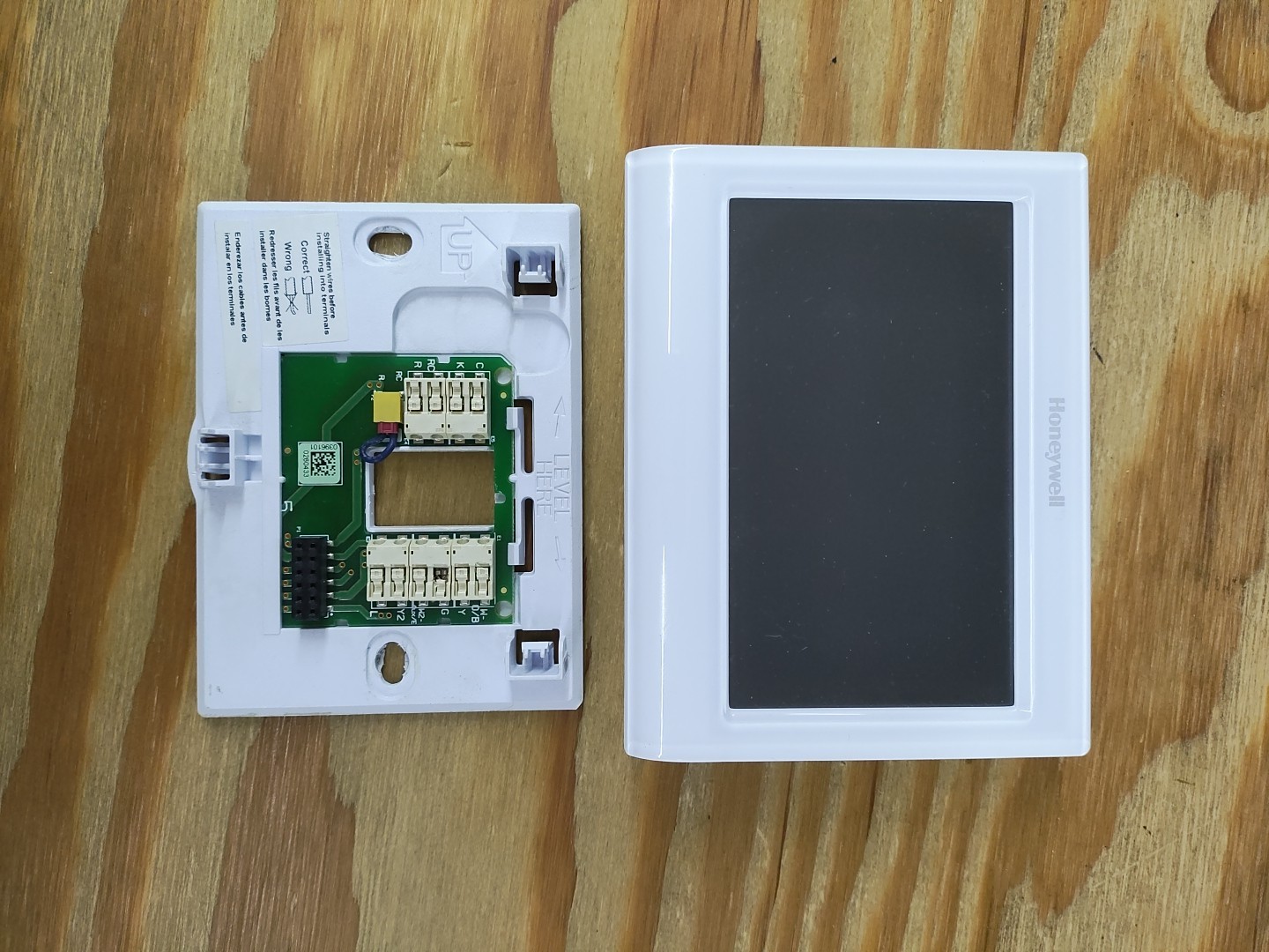Honeywell TH9320WF5003 Wi-Fi Color Touch Screen Programmable Thermostat, White