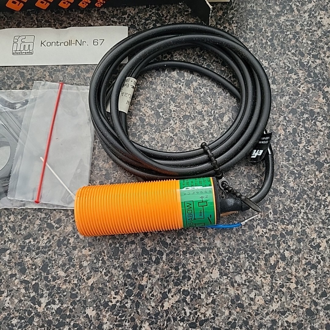 NEW!! Efector Proximity Switch K1-2015-ABOW w/ Box