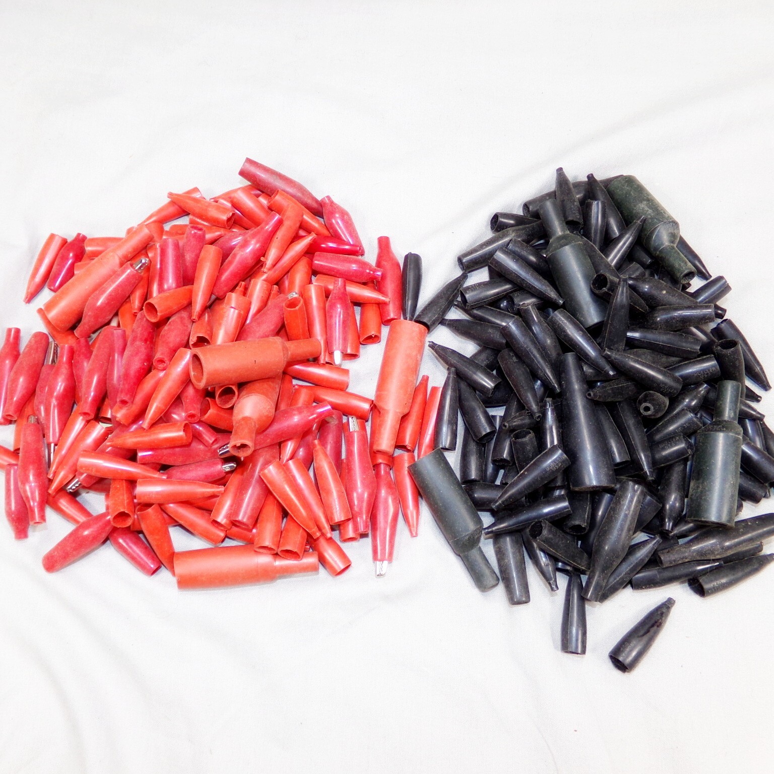Lot of 220 Red and Black Soft Insulated Rubber Boots Covers for Clip Leads