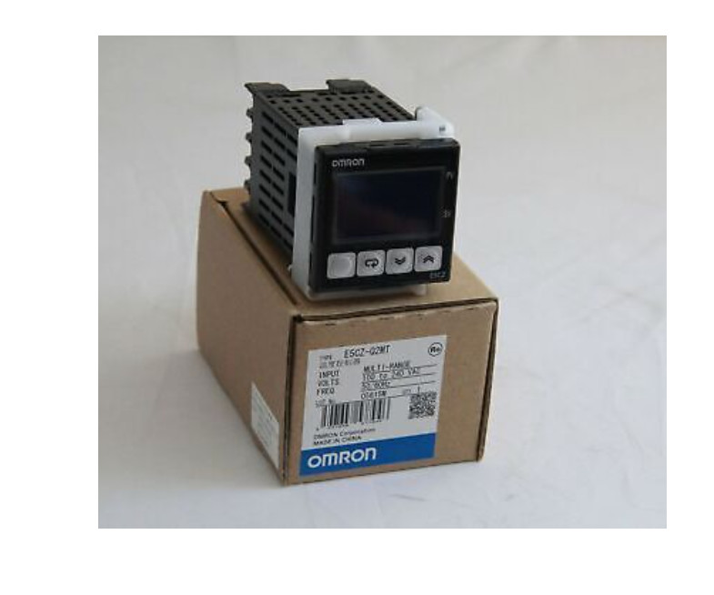 New in box Omron E5CZ-Q2MT E5CZQ2MT Temperature Controller