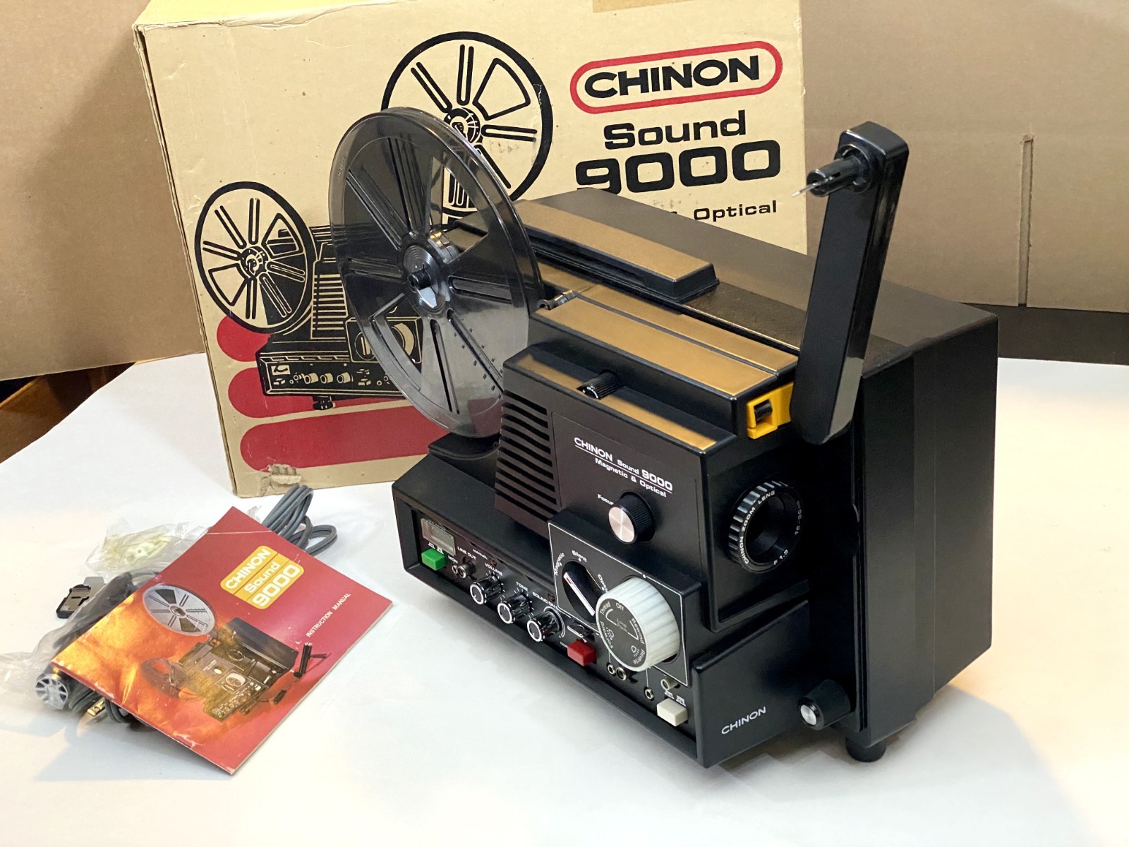 Chinon Sound 9000 Super 8 Magnetic & Optical 8mm Movie Projector Dubbing