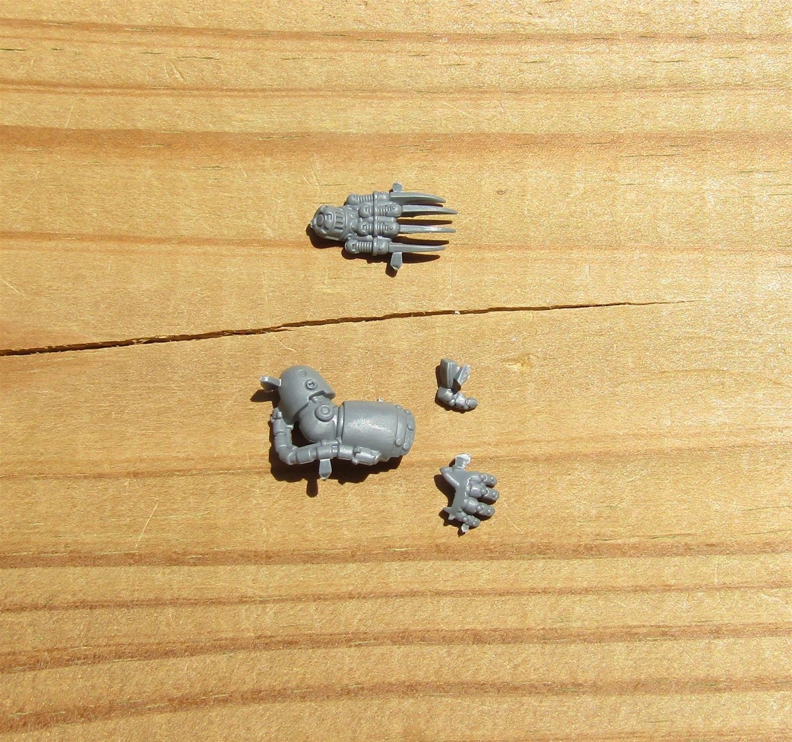 40K Space Marines Legion Mark III Tactical Power Fist/Lightning Claw Arm Bits