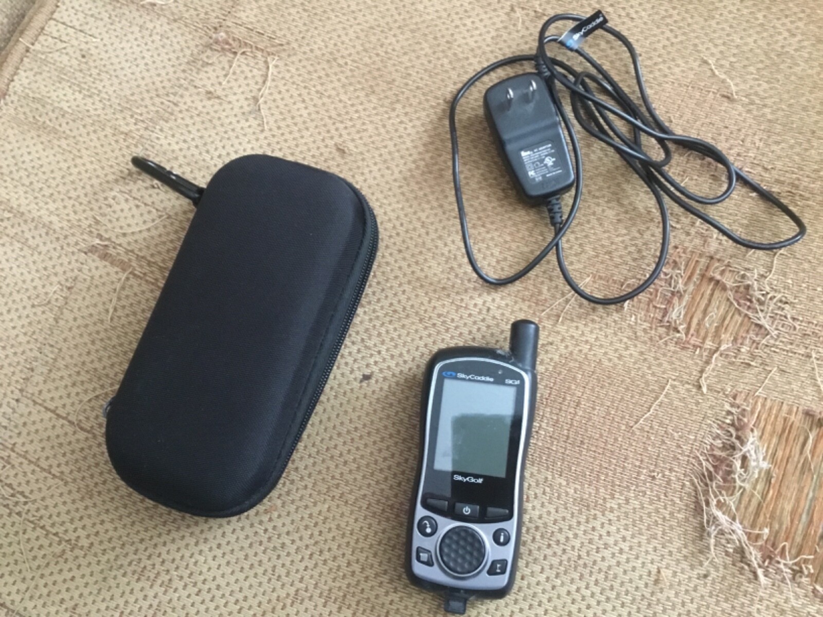 SkyCaddie Golf GPS SG5 W/ Case and Charger