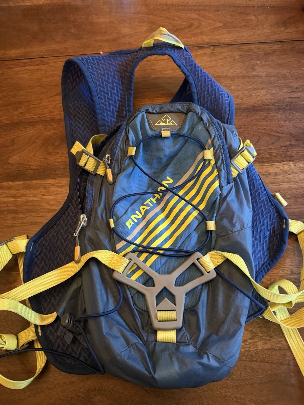 Nathan Hydration Vest For Running Hiking - Unisex Medium