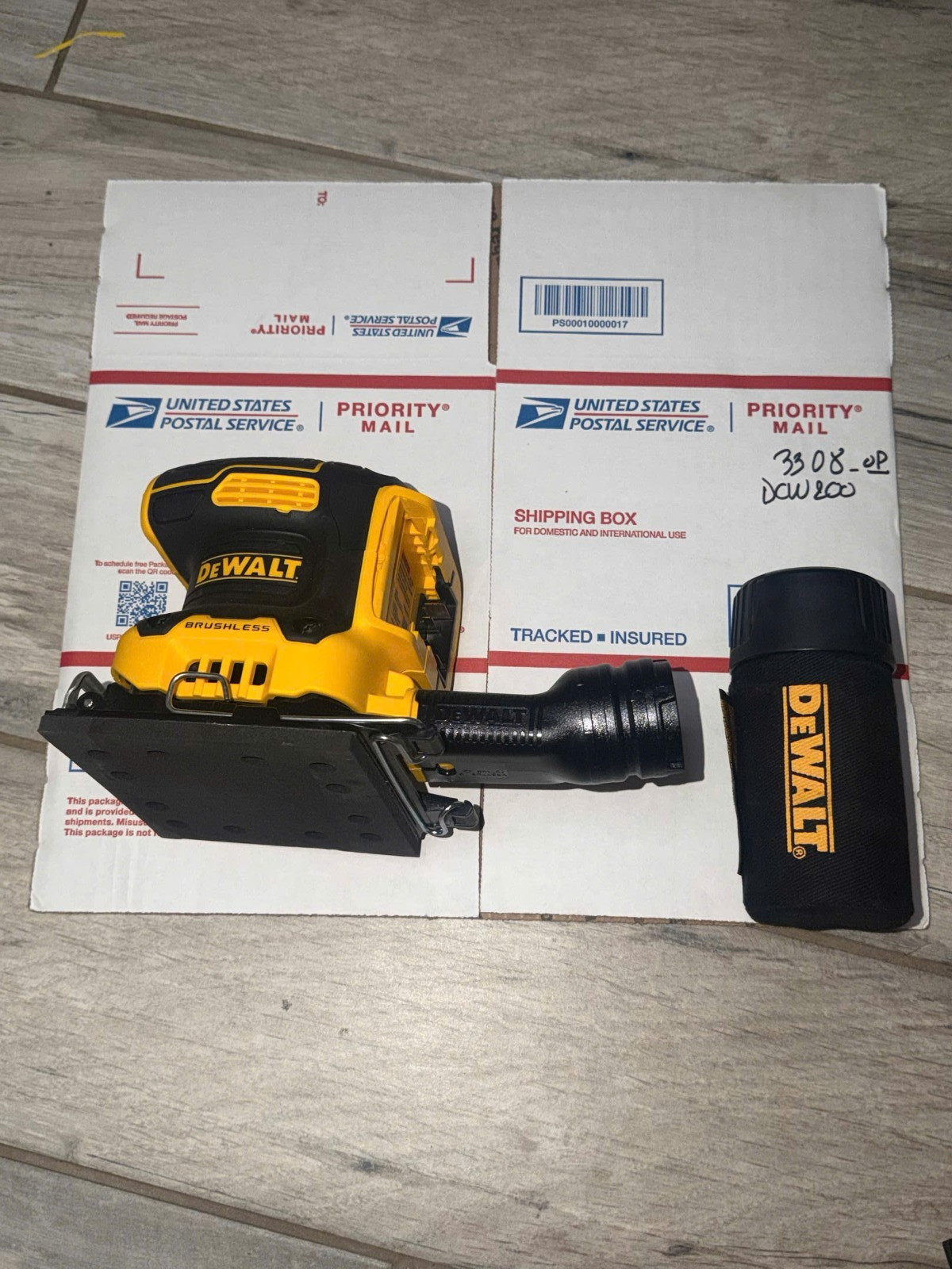DEWALT DCW200B 20V MAX XR Brushless Variable Speed 1/4 Sheet Sander