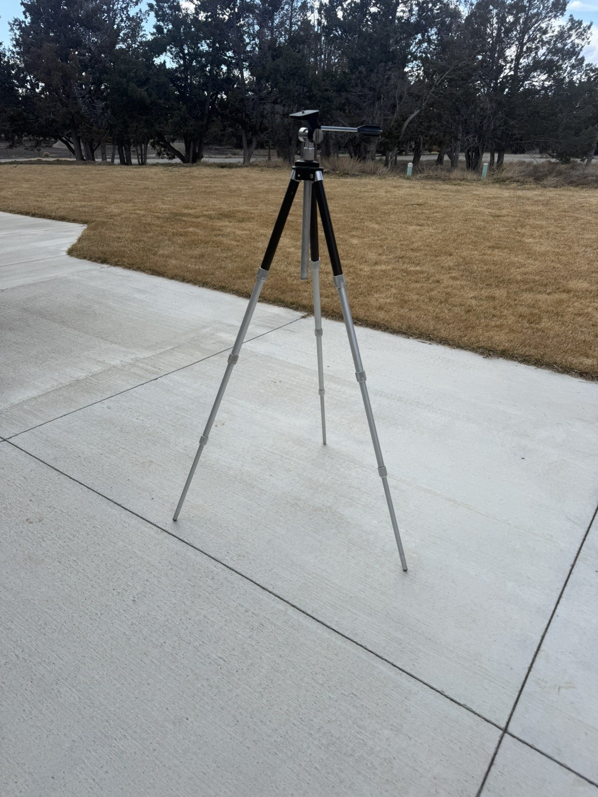 Vintage STAR D Falcon Deluxe Extendable  Tripod Made In USA