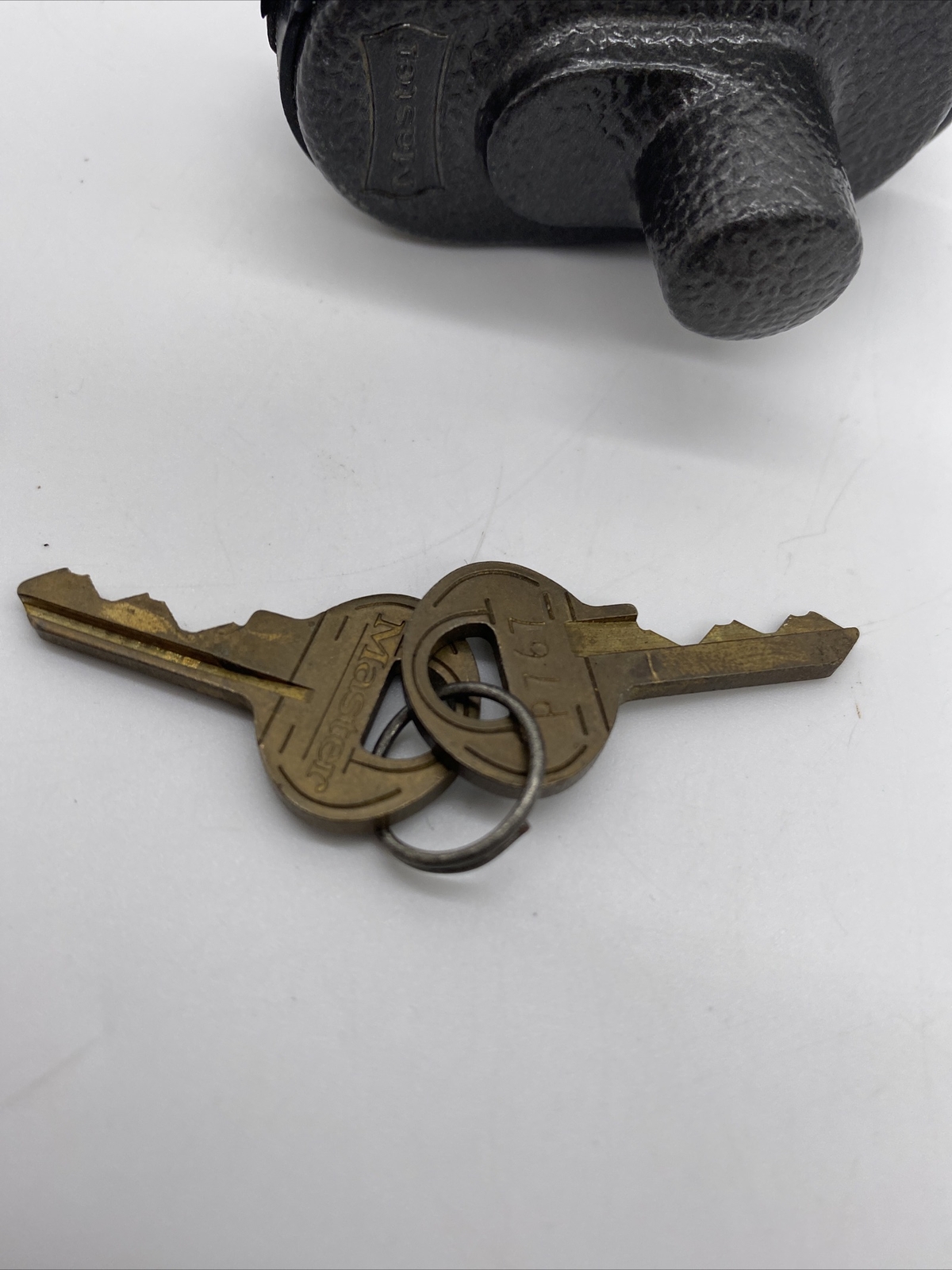 Master 90 Gun Lock Trigger Lock with 2 Keys