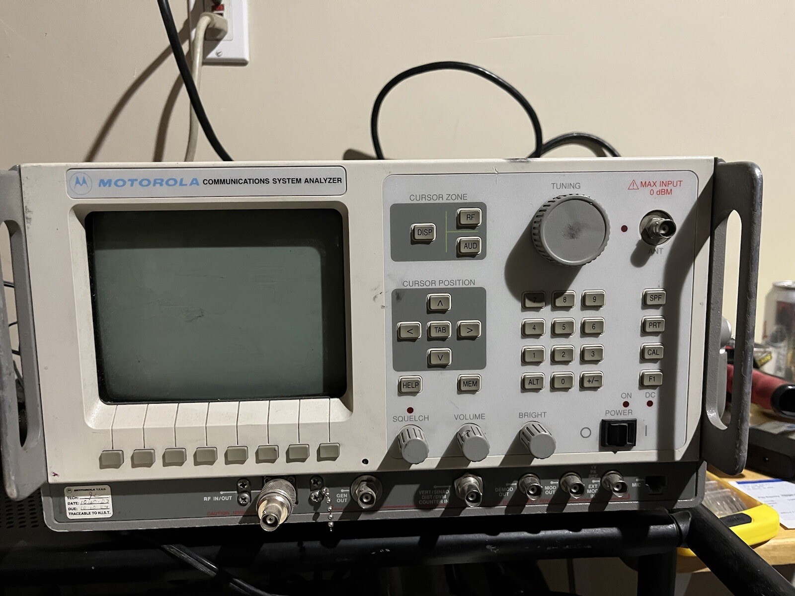 Motorola R2600C 400 Khz to 1GHz Service Monitor