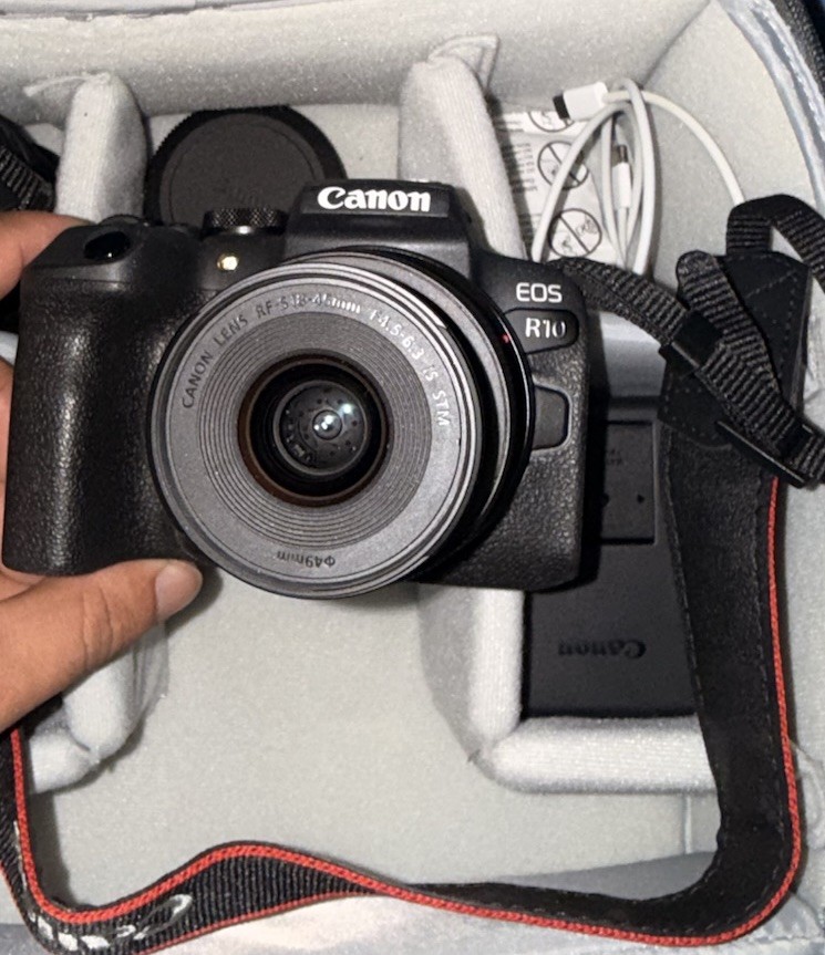 Canon EOS R10 Camera Bundle 18-45mm & 55-210mm Lenses Lowepro Bag 128& 32GB Card