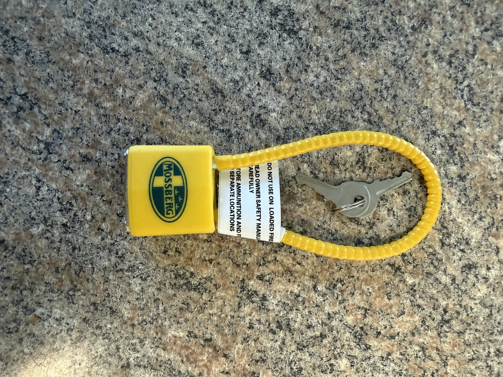NEW Mossberg Firearm Cable Lock R10SC Yellow - 2 Keys & Instructions