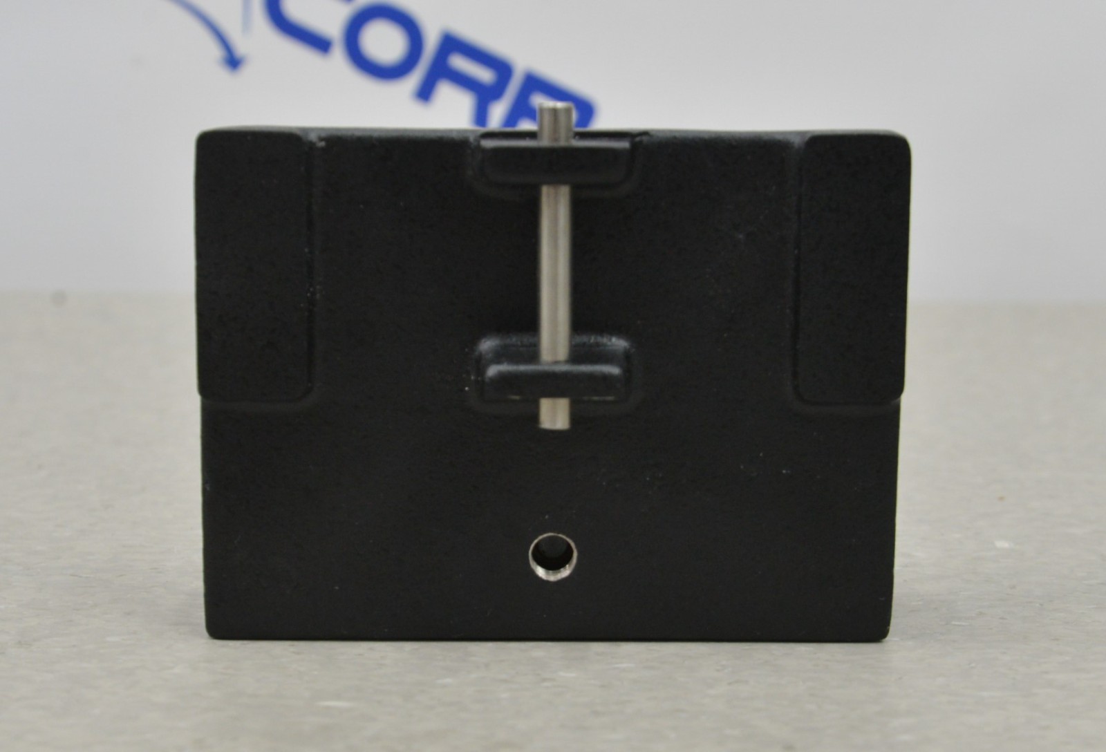 Russell Gauges High Magnification Extensometer Calibrator