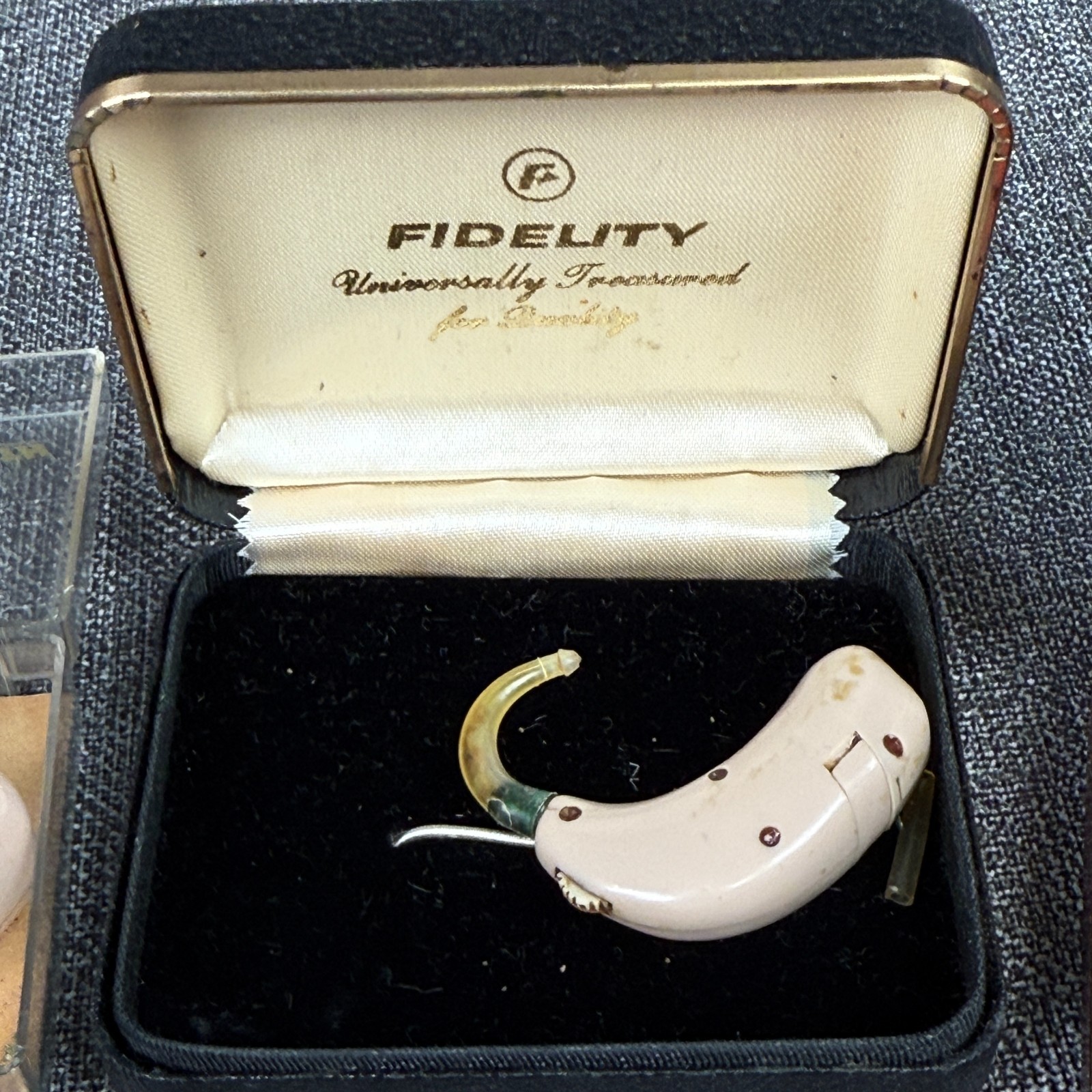 Vintage hearing aid 1970's - untested