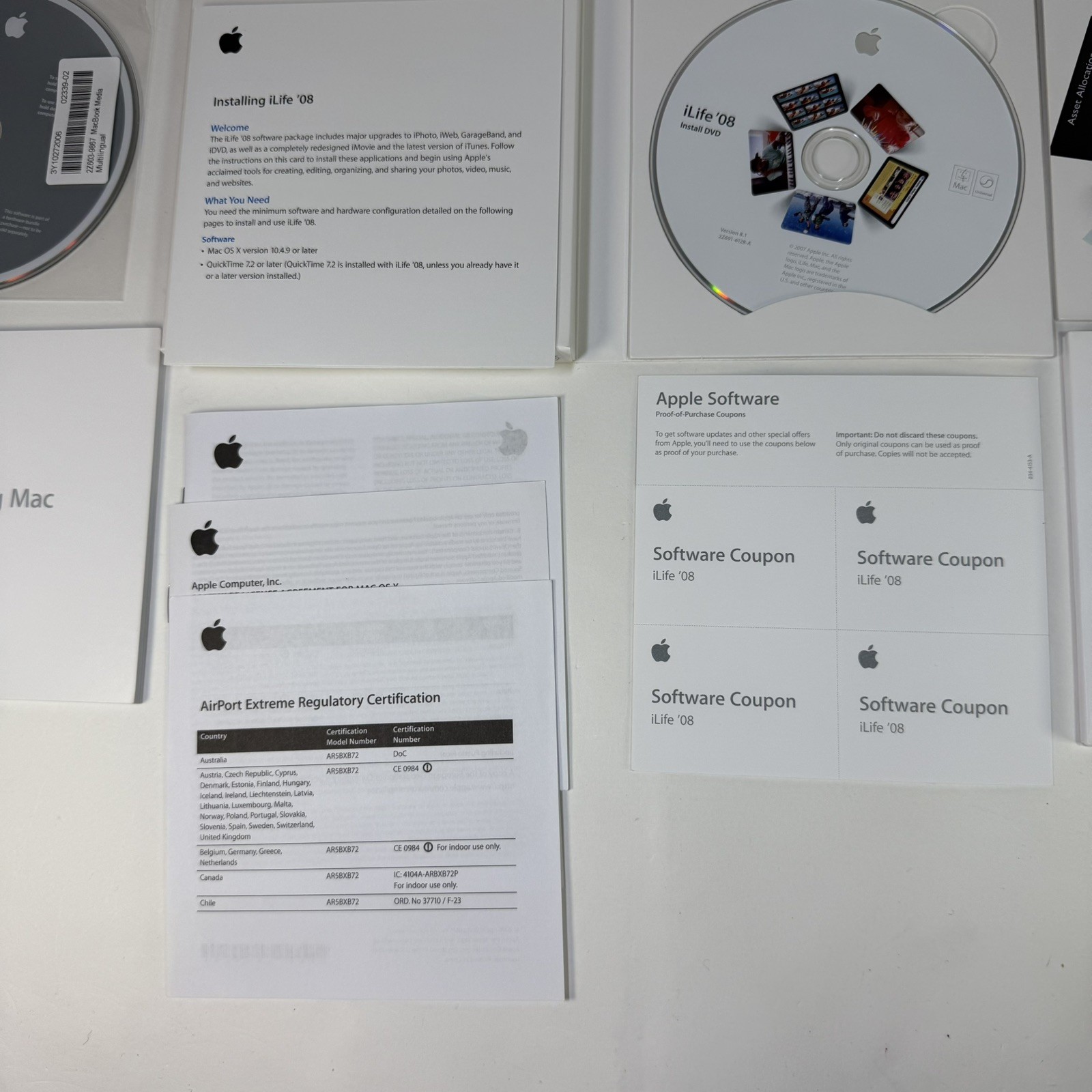 Apple iLife '08 & iWork '08 Trial MacBook discs and accessories