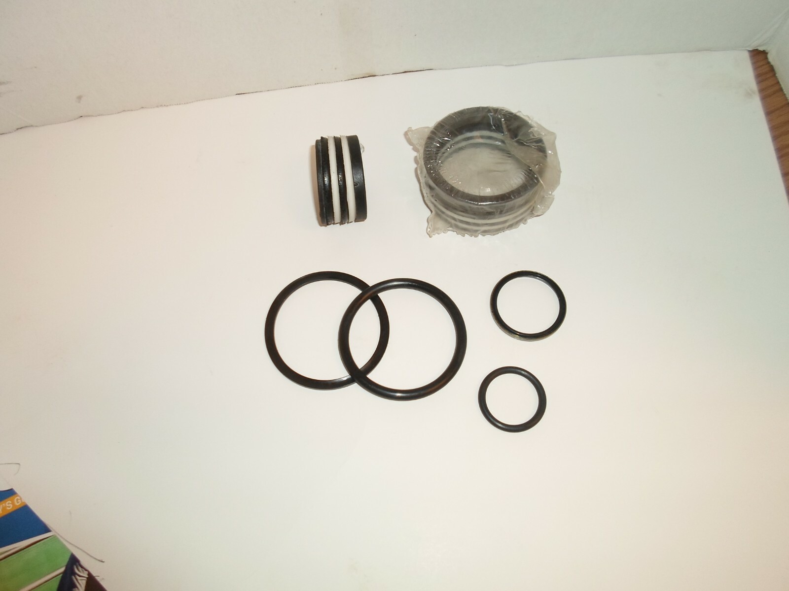 Ford CL40 CL340 skidsteer Lift or tilt cylinder seal packing kit