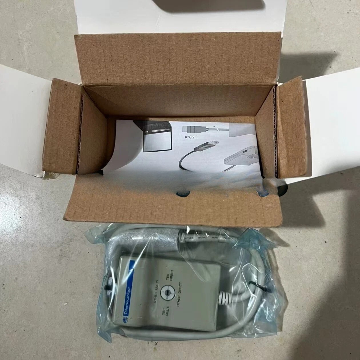 1PCS Schneider TSXCUSB485 New for PLC Programming Cable Rapid Delivery in box
