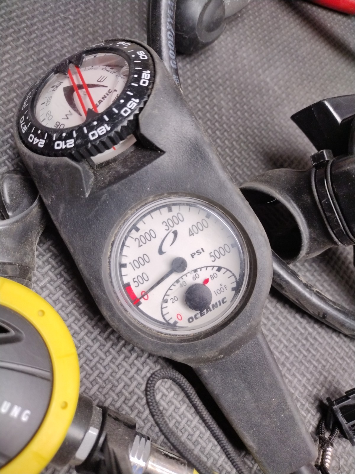 Aqualung and Oceanic Regulator FREE SHIPPING
