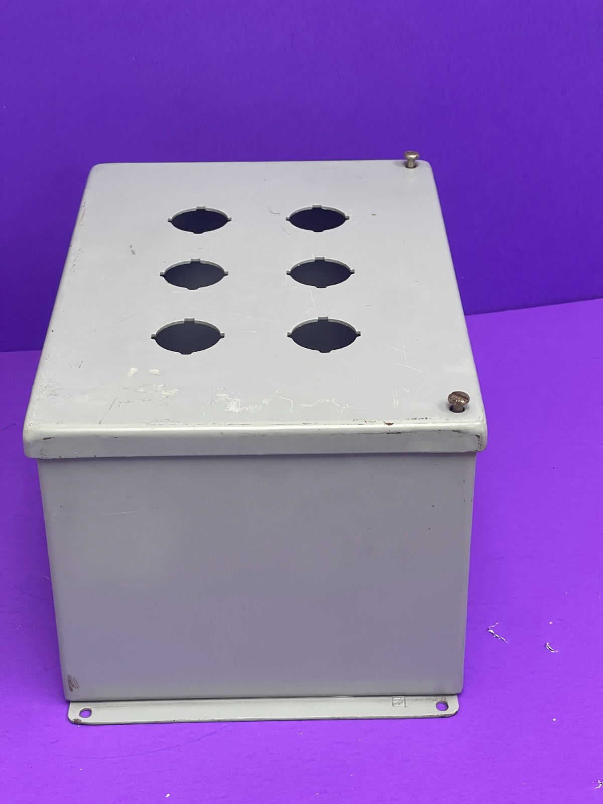 Hoffman E6PBY25, 6 Pushbutton Enclosure 11" x 7.5" x 6"