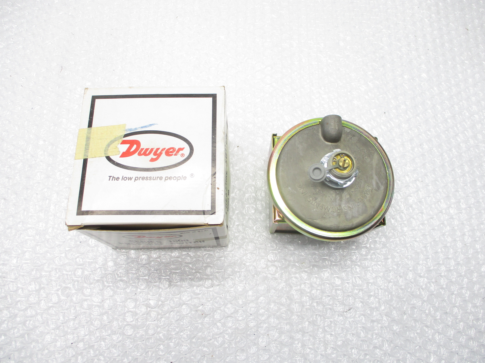 DWYER 1823-40-2.5 SWITCH NSMP