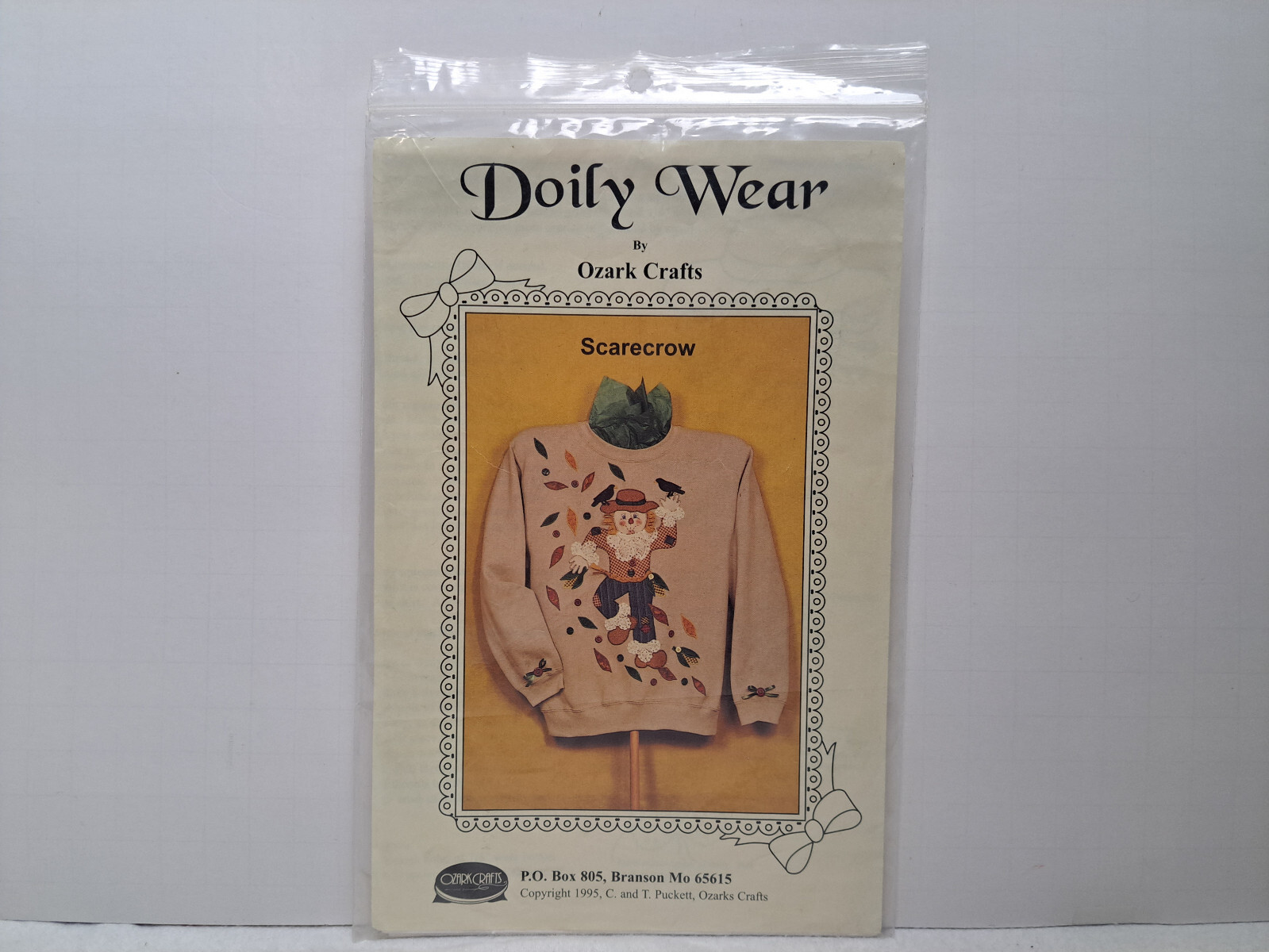 Ozark Crafts Pattern - Doily Wear Scarecrow #825