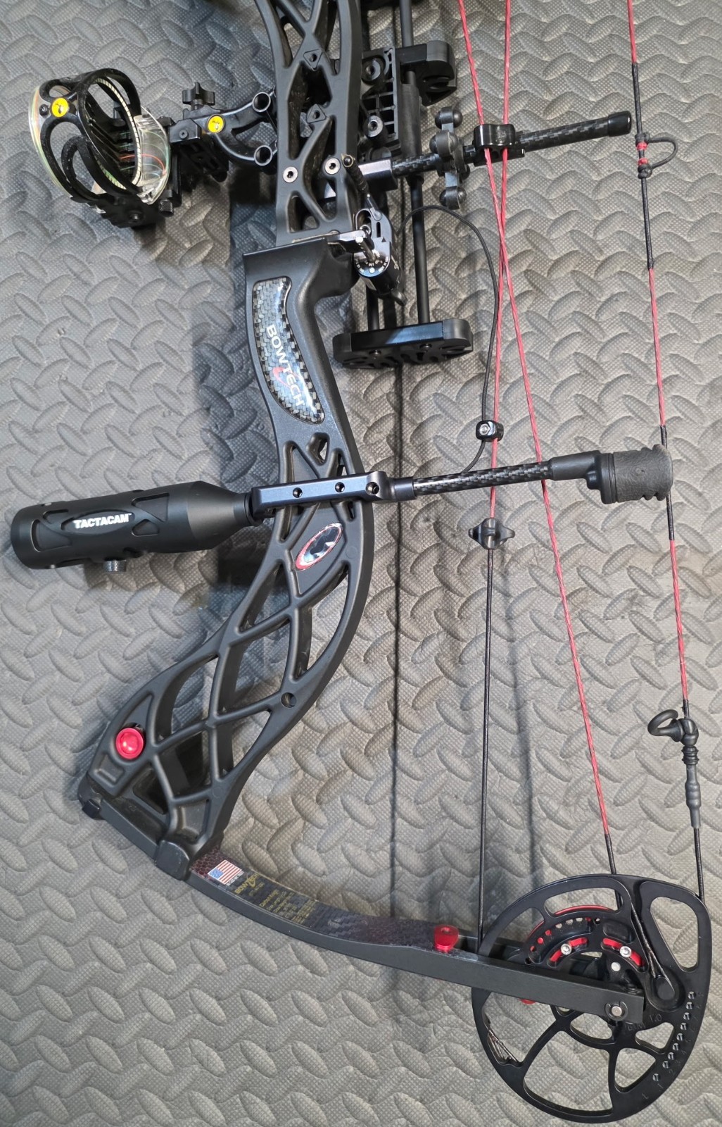 RH Bowtech Carbon Knight Compound Bow Black Red Carbon Fiber with Accessories